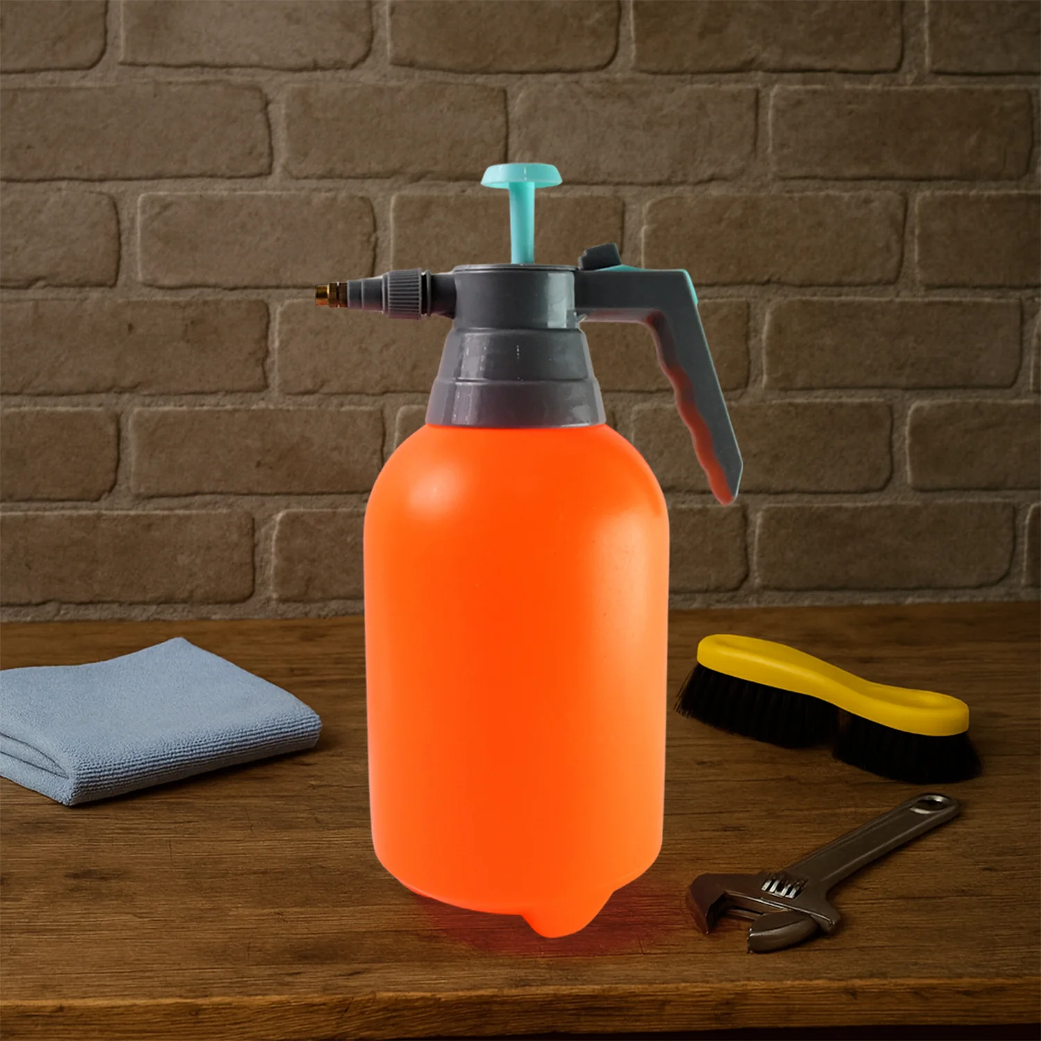 Garden Pressure Sprayer – 2L Handheld Pump | XcelCraft - Image 4