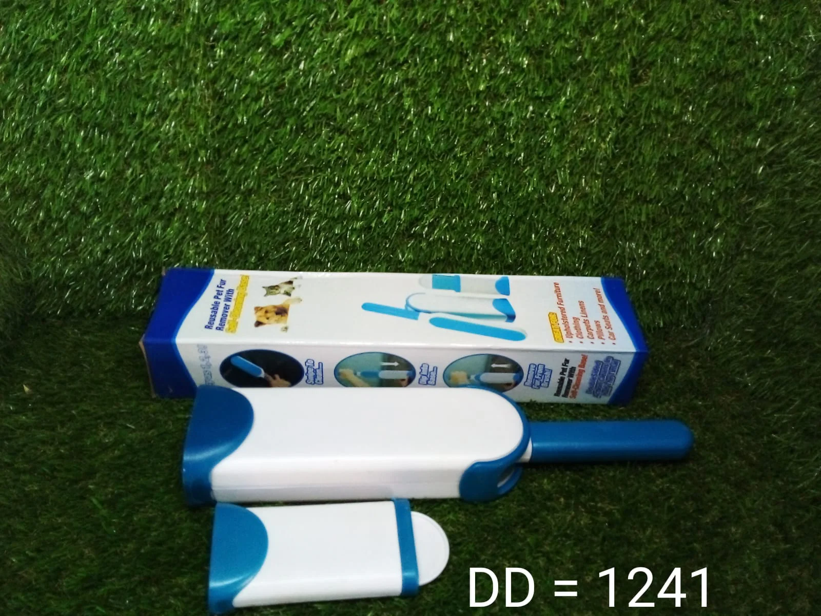 Pet Hair Remover – Self-Cleaning & Reusable Fur Brush | Waggy Tales - Image 7