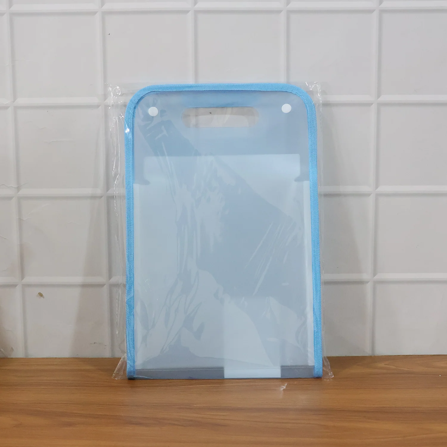 13 Pocket Document File Folder – Expanding Plastic with Handle - Image 11