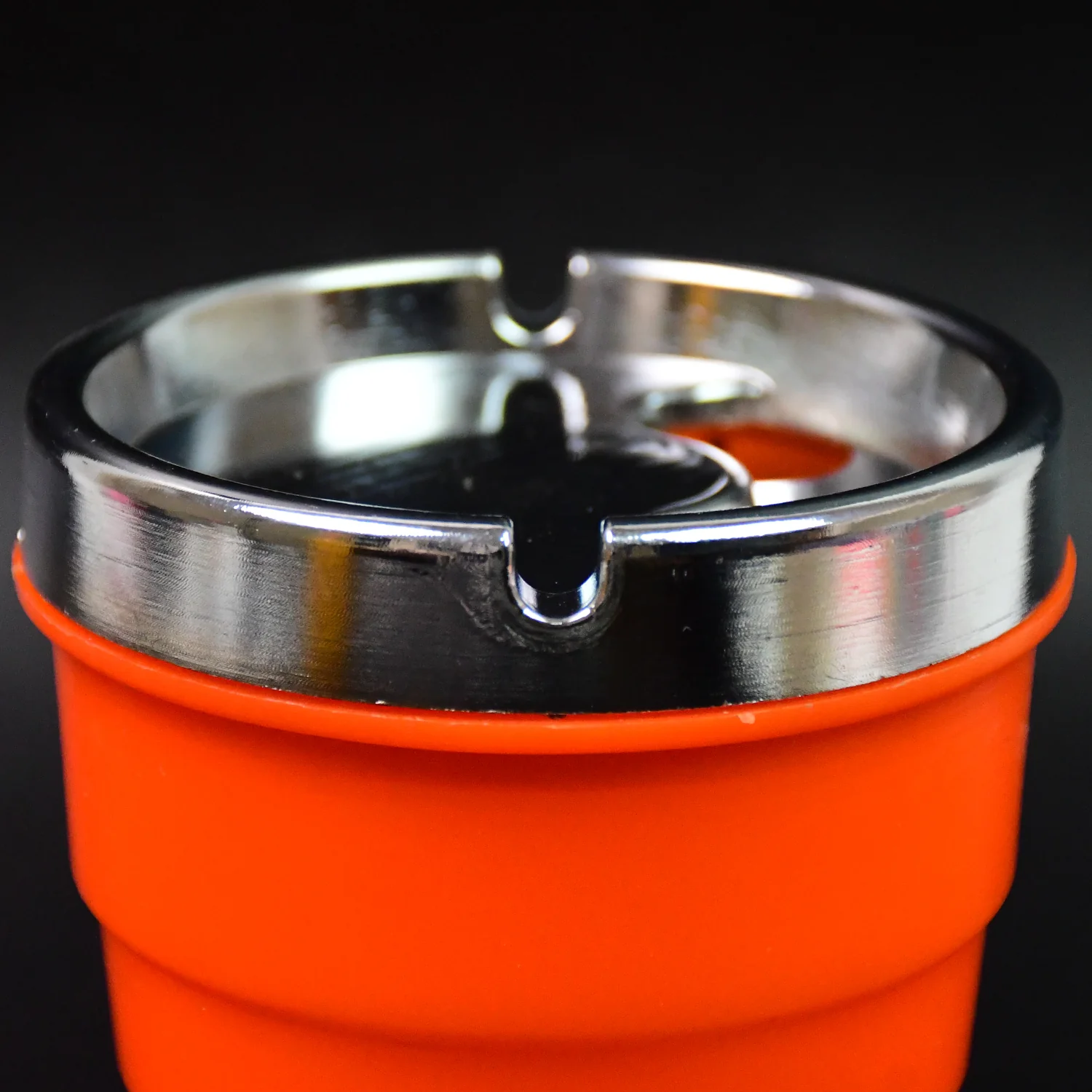 Car Ashtray – Portable Smokeless Cup Holder with Lid | Velvet Wheels - Image 4