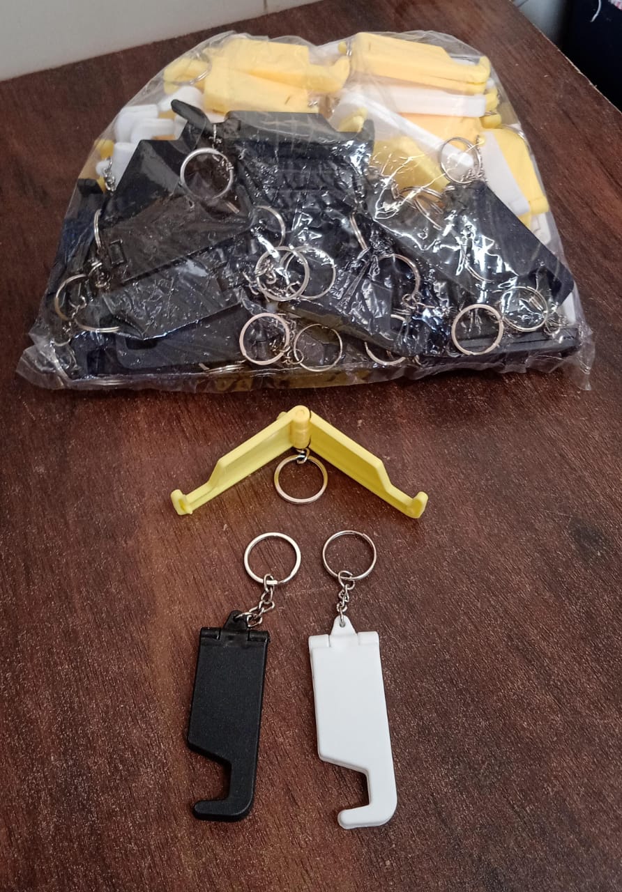 Keychain Mobile Stand – 2-in-1 Plastic Phone Holder (100 Pcs) | Mobiléon - Image 7