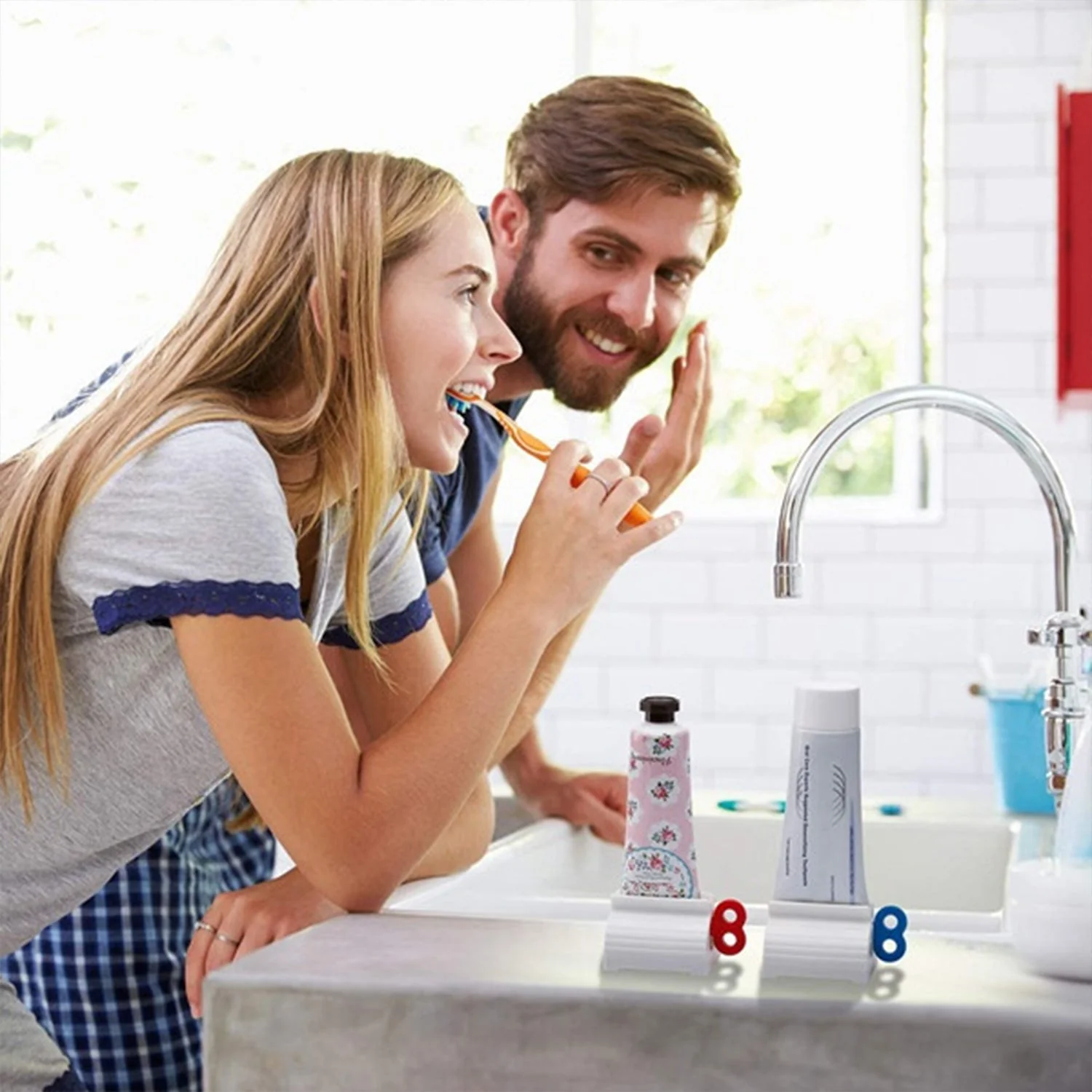 Toothpaste Squeezer – Efficient Tube Roller with Stand | BrushedUp - Image 3
