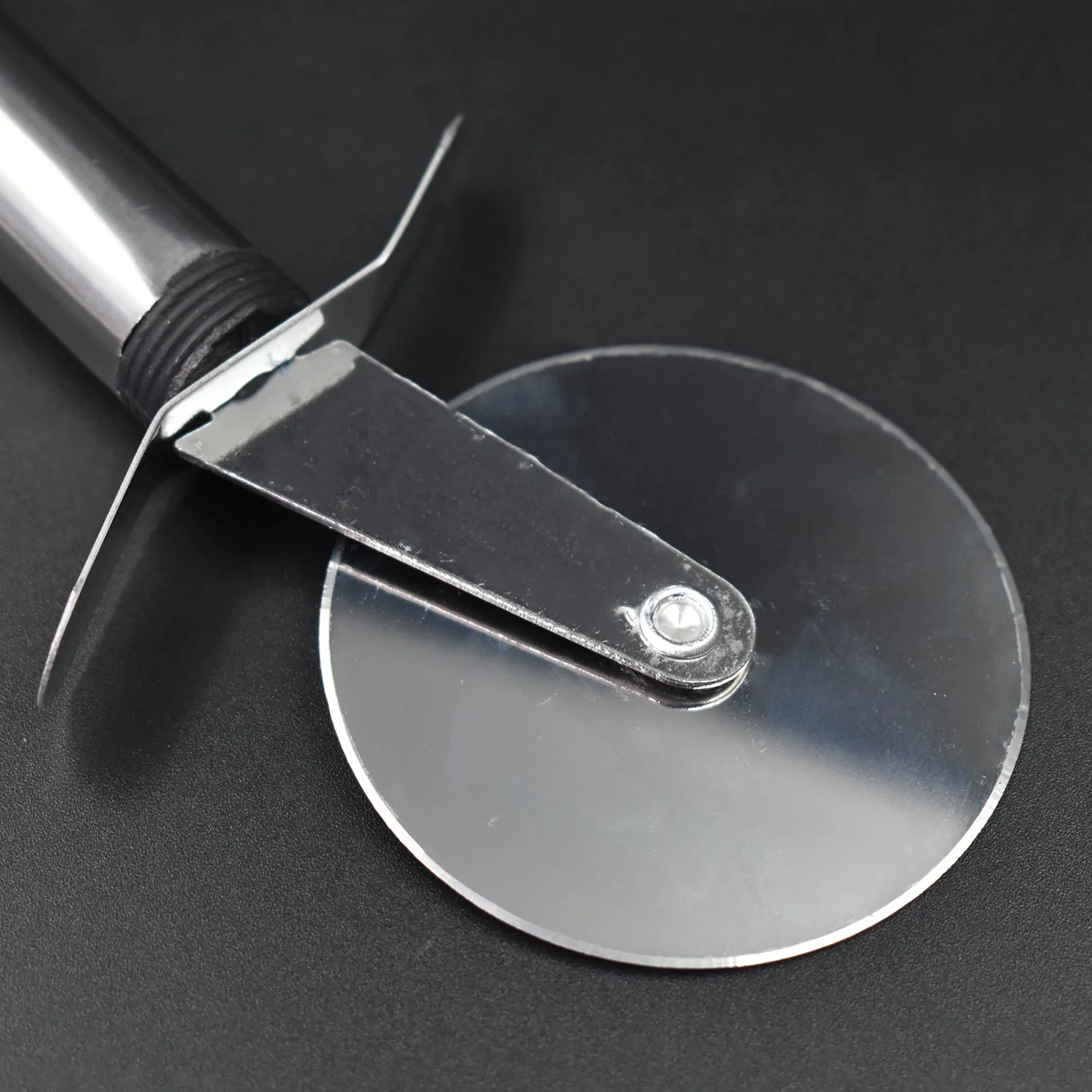 Stainless Steel Pizza Cutter – Sharp Wheel Slicer | Quickslice - Image 8