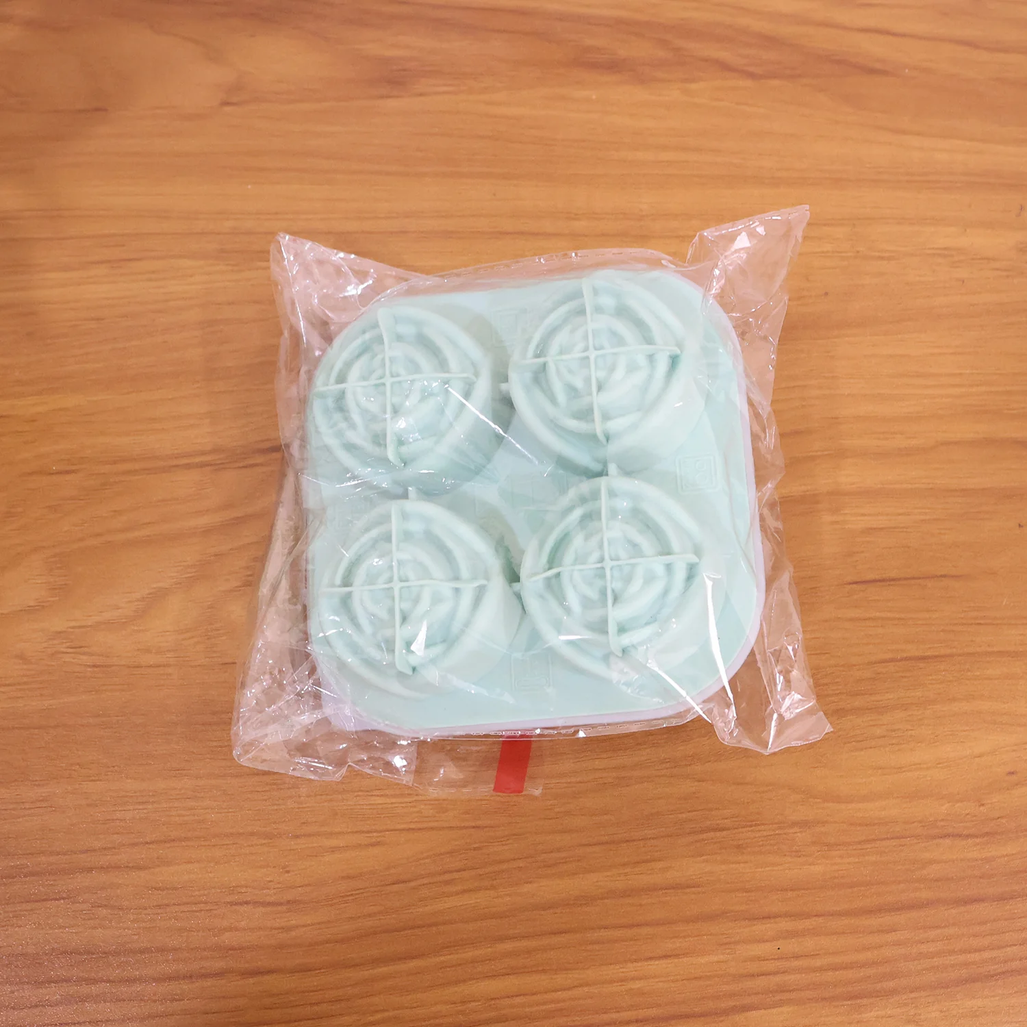 Rose Shape Ice Cube Tray – 4-Grid Silicone Mold with Lid - Image 8