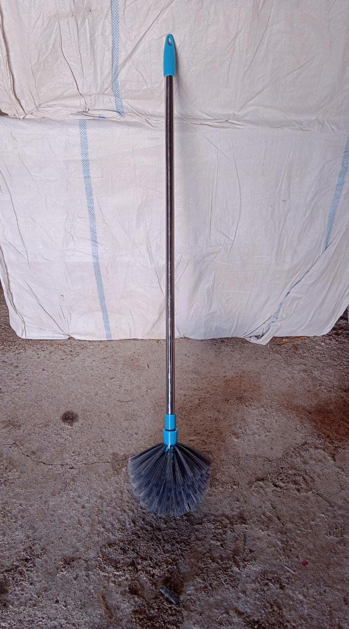 Cobweb Cleaning Brush – Extendable Steel Handle | Pro Clean - Image 8