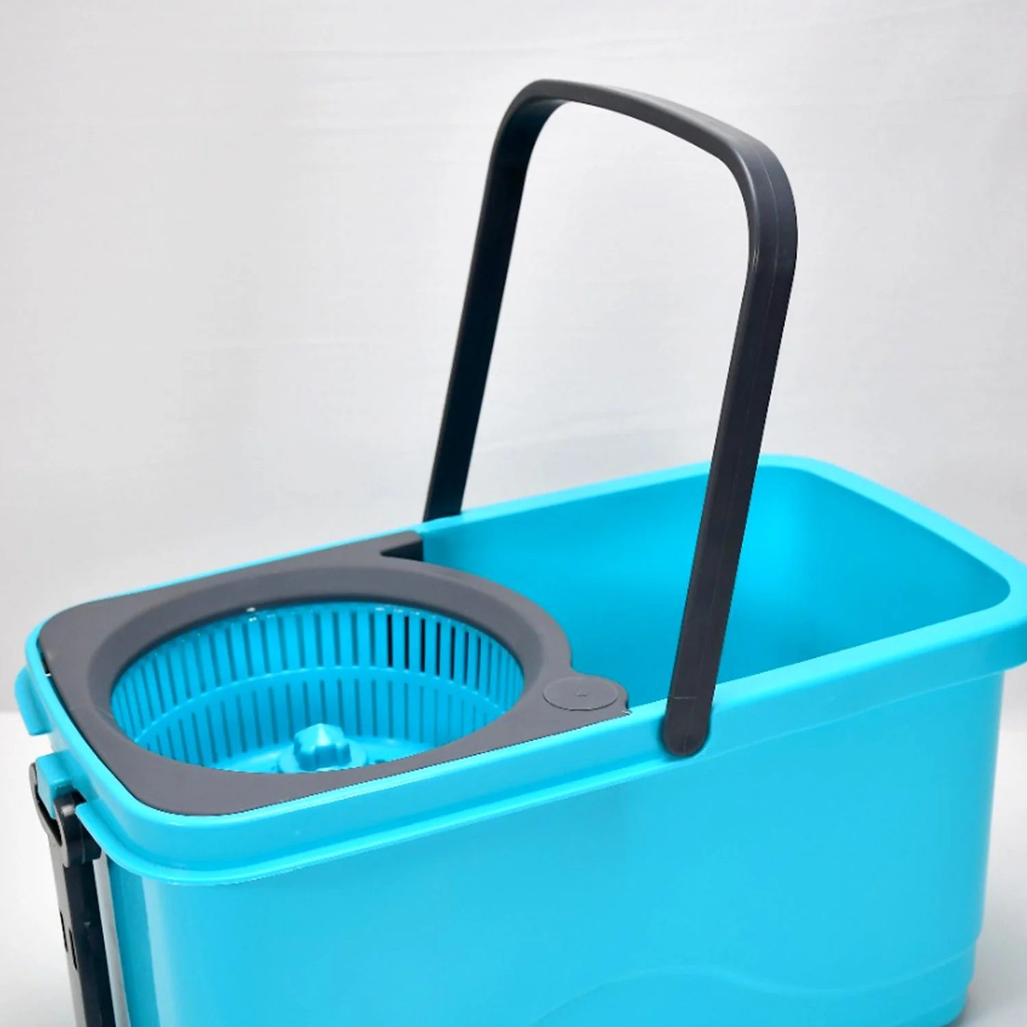 Spin Mop with Wheels & Large Bucket – Effortless Cleaning | Pro Clean - Image 3