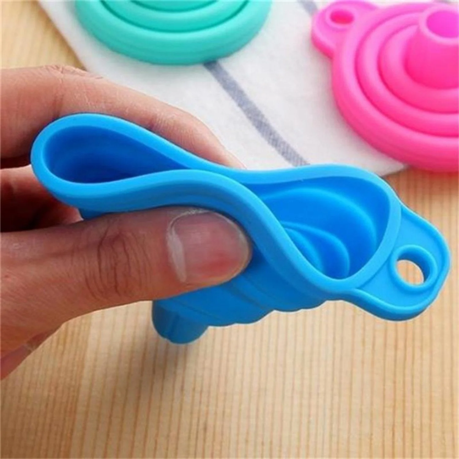 Silicone Funnel – Collapsible Kitchen Pouring Tool | Tidy Table - Image 3