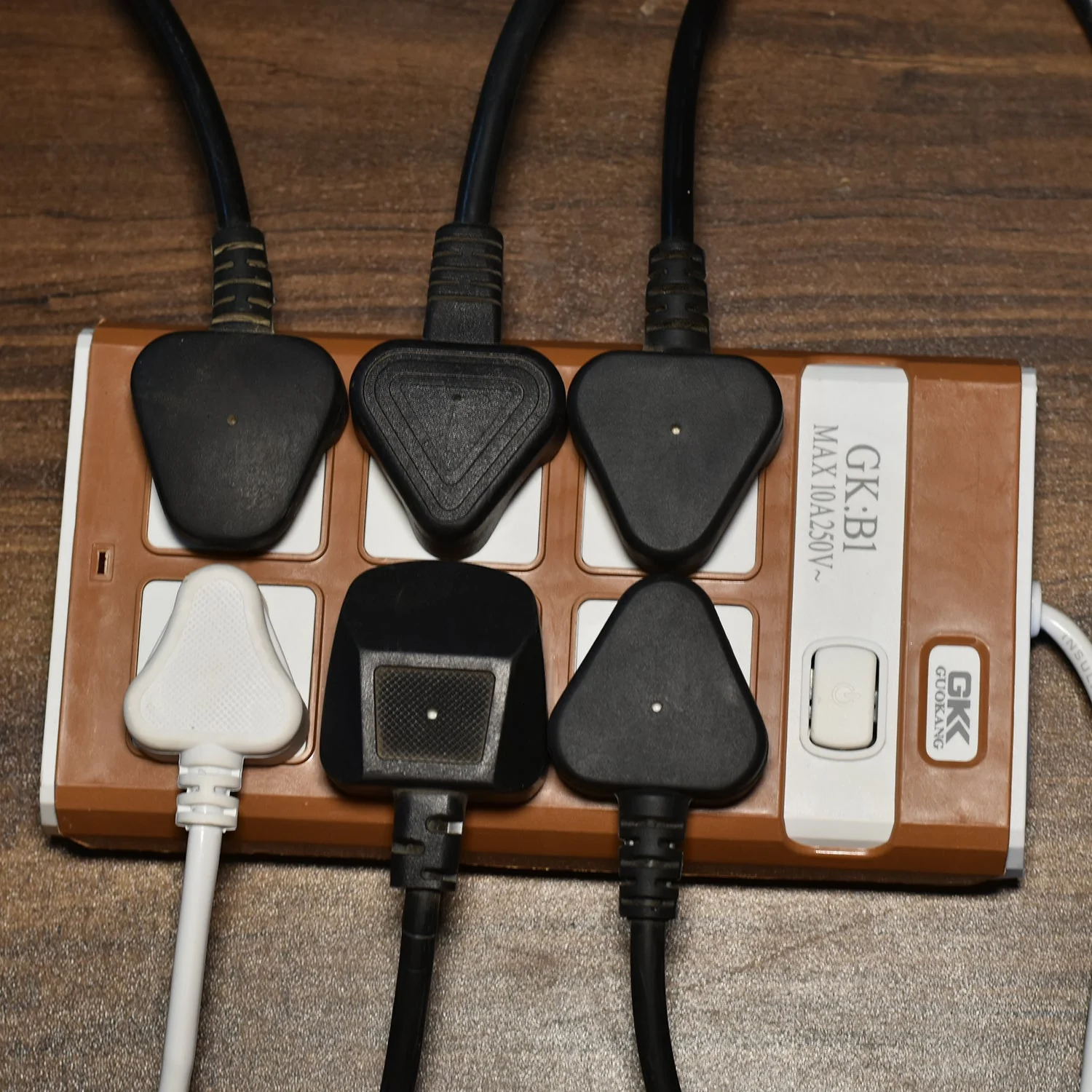 Extension Board – 6 Way Multi-Plug with 10m Cord | Indo Glow - Image 4