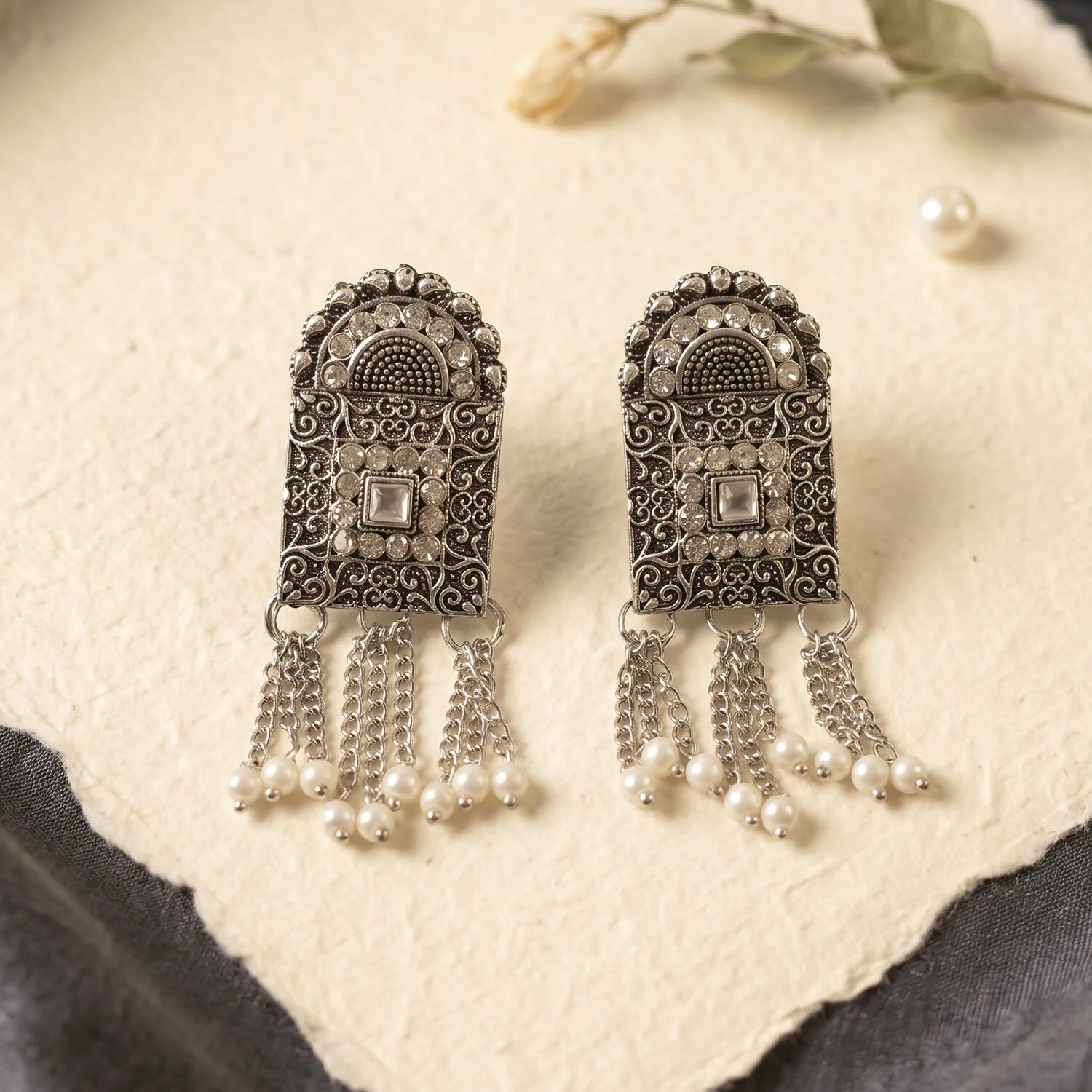 Antique Silver Beaded Necklace – Elegant Tradicional Accessory - Image 4