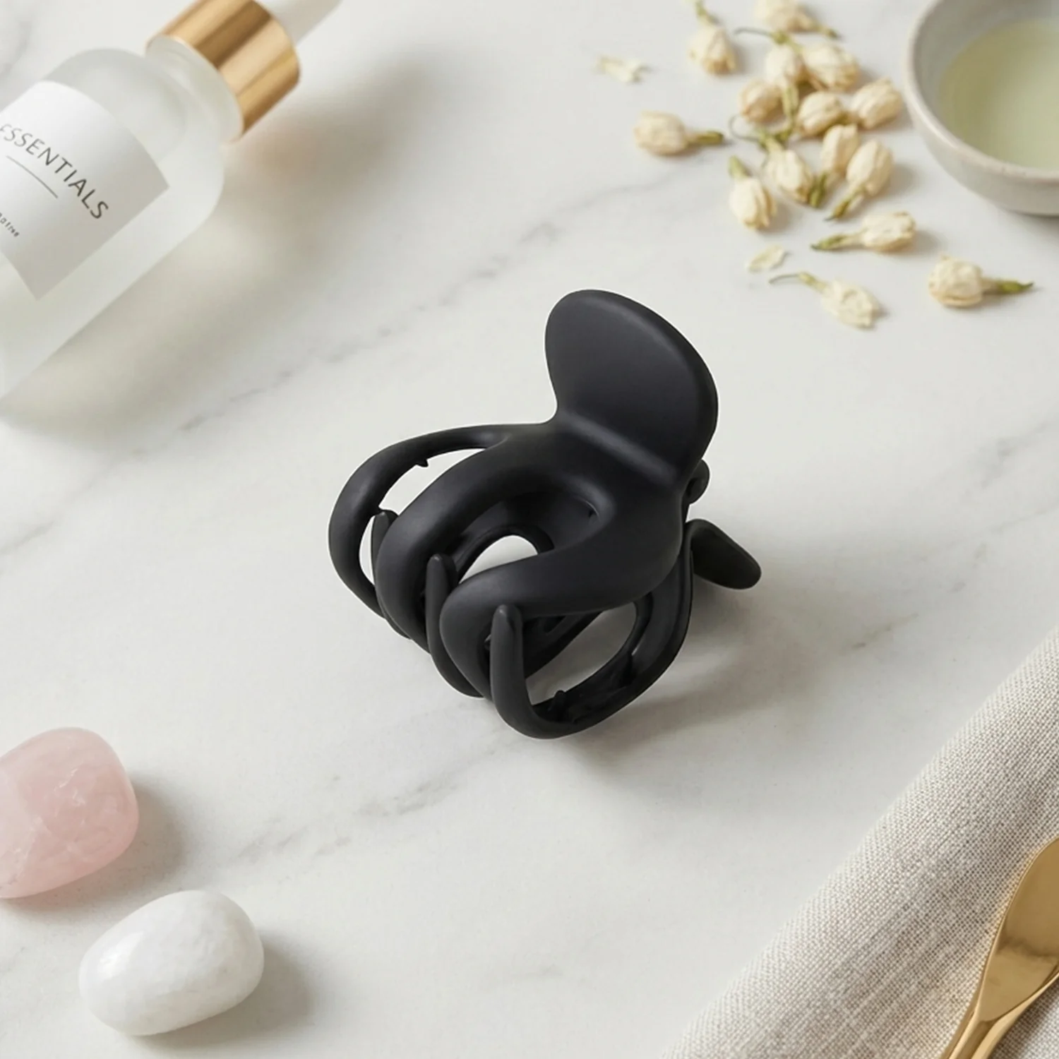 Hair Claw Clip – Strong Grip & Elegant Matte Finish - Image 5