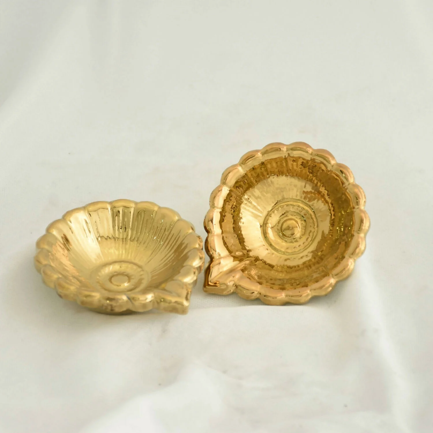 Decorative Ceramic Diya with Gold Finish – Elegant Home & Festive Decor - Image 4