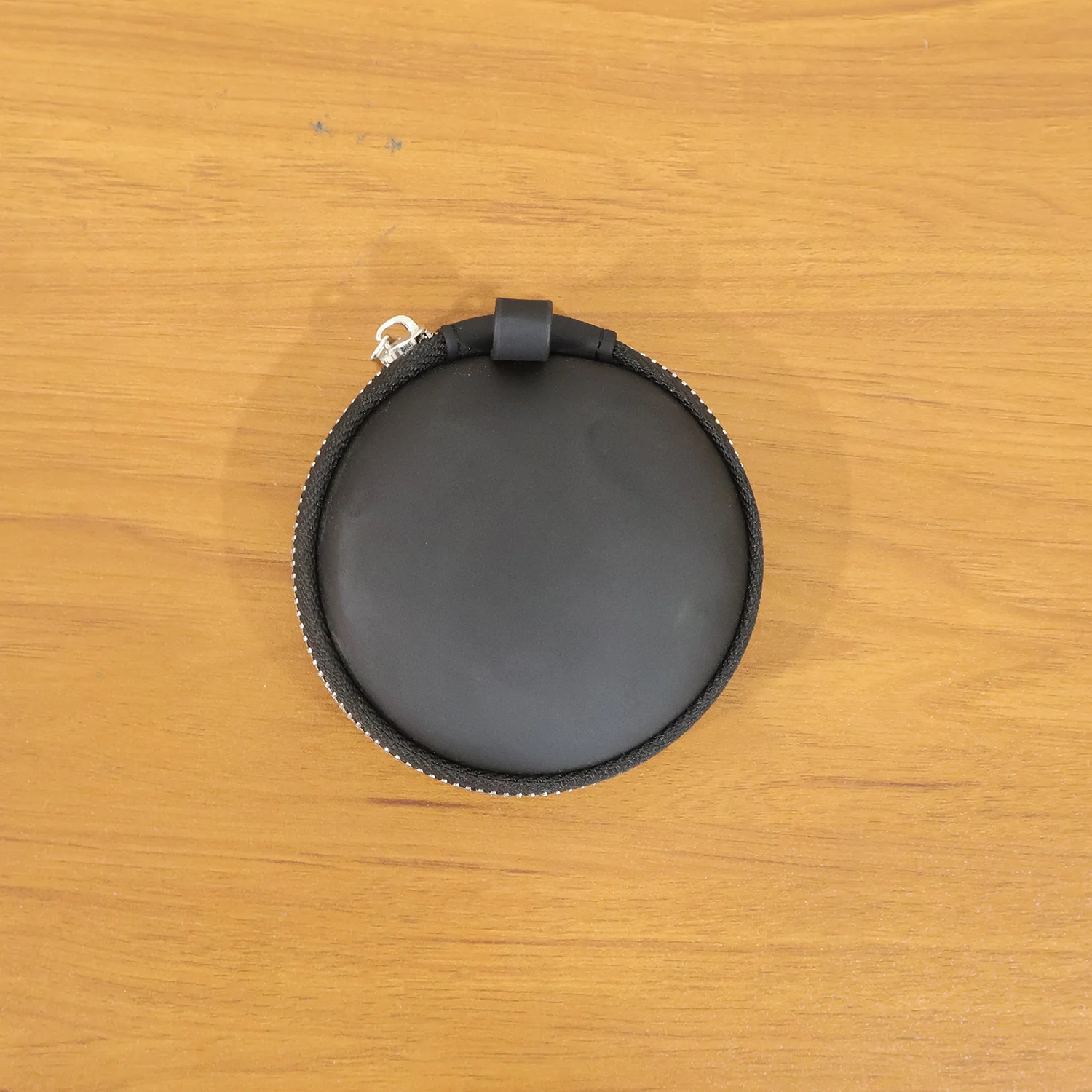 Earphone Carrying Case – Compact Hard Shell with Zipper Closure - Image 8