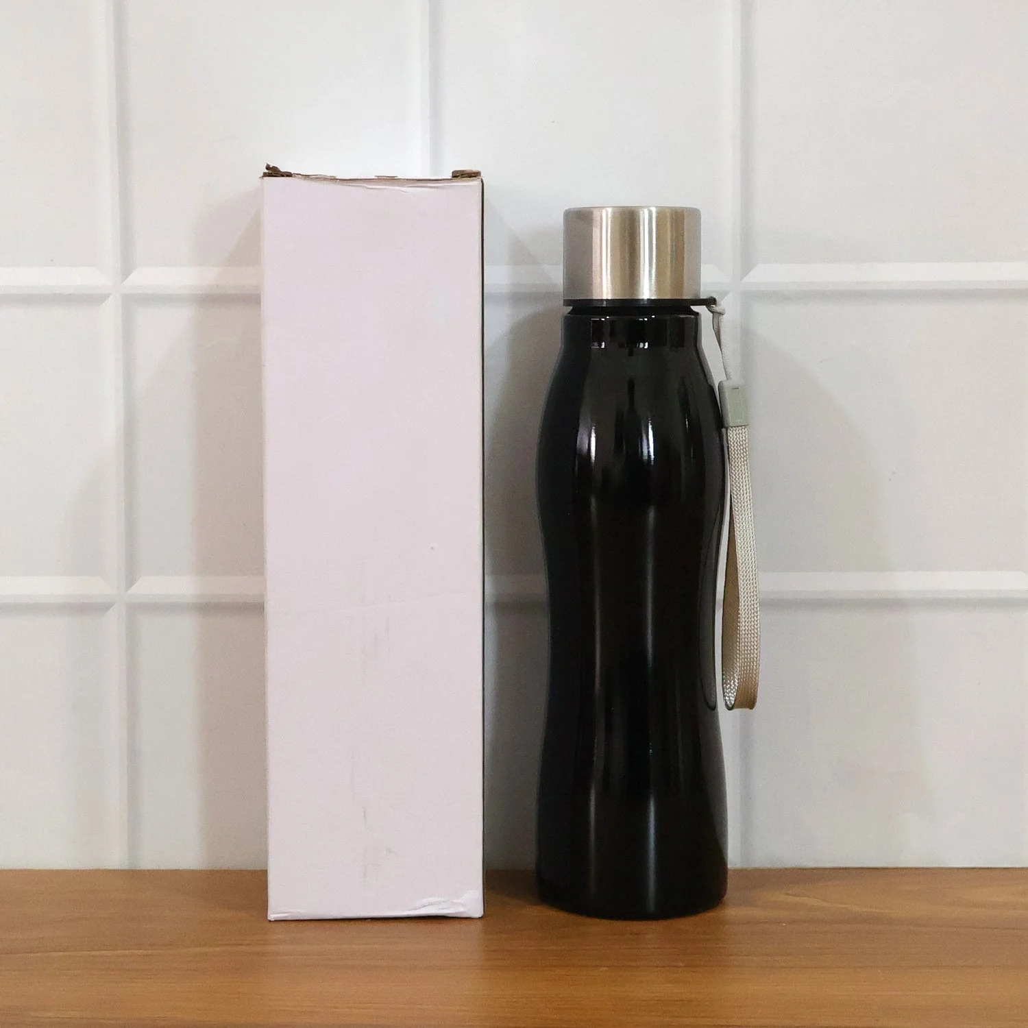 Stainless Steel Water Bottle – Durable & Leak-proof with Carry Strap - Image 8