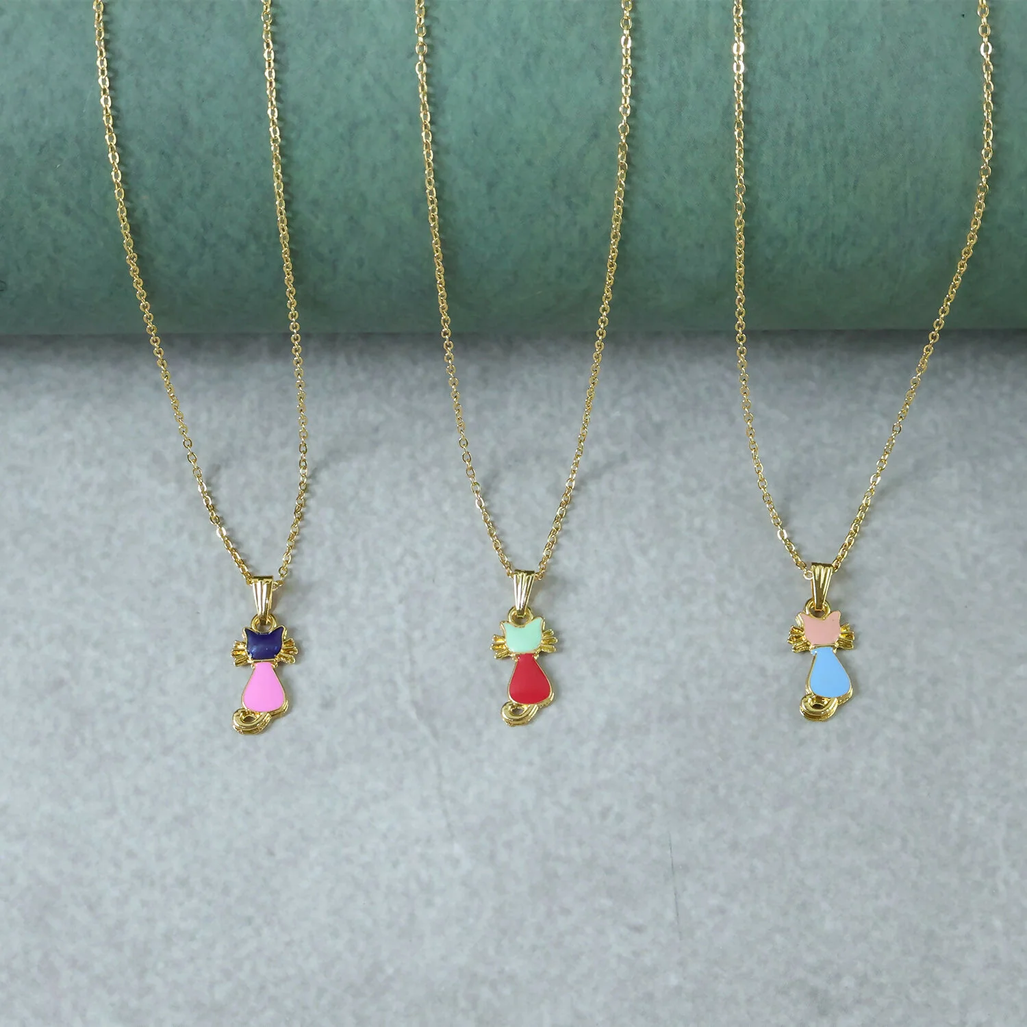 Gold Cat Pendant Necklace – Playful Enamel Charm for Style - Image 3