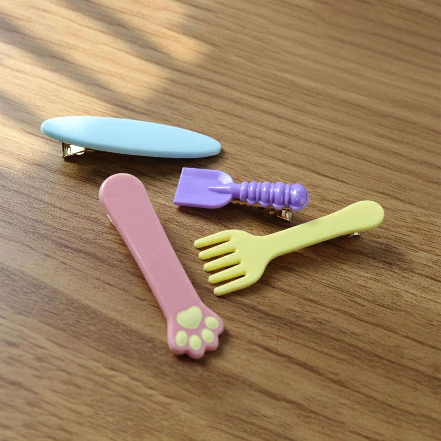 Hair Clips Set – Cute 4 Pc Cartoon Style Pins with Strong Grip - Image 7