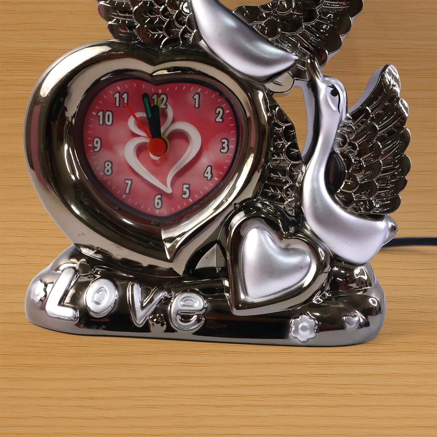 Swan Couple Decorative Table Lamp – Romantic Ambient Lighting - Image 7