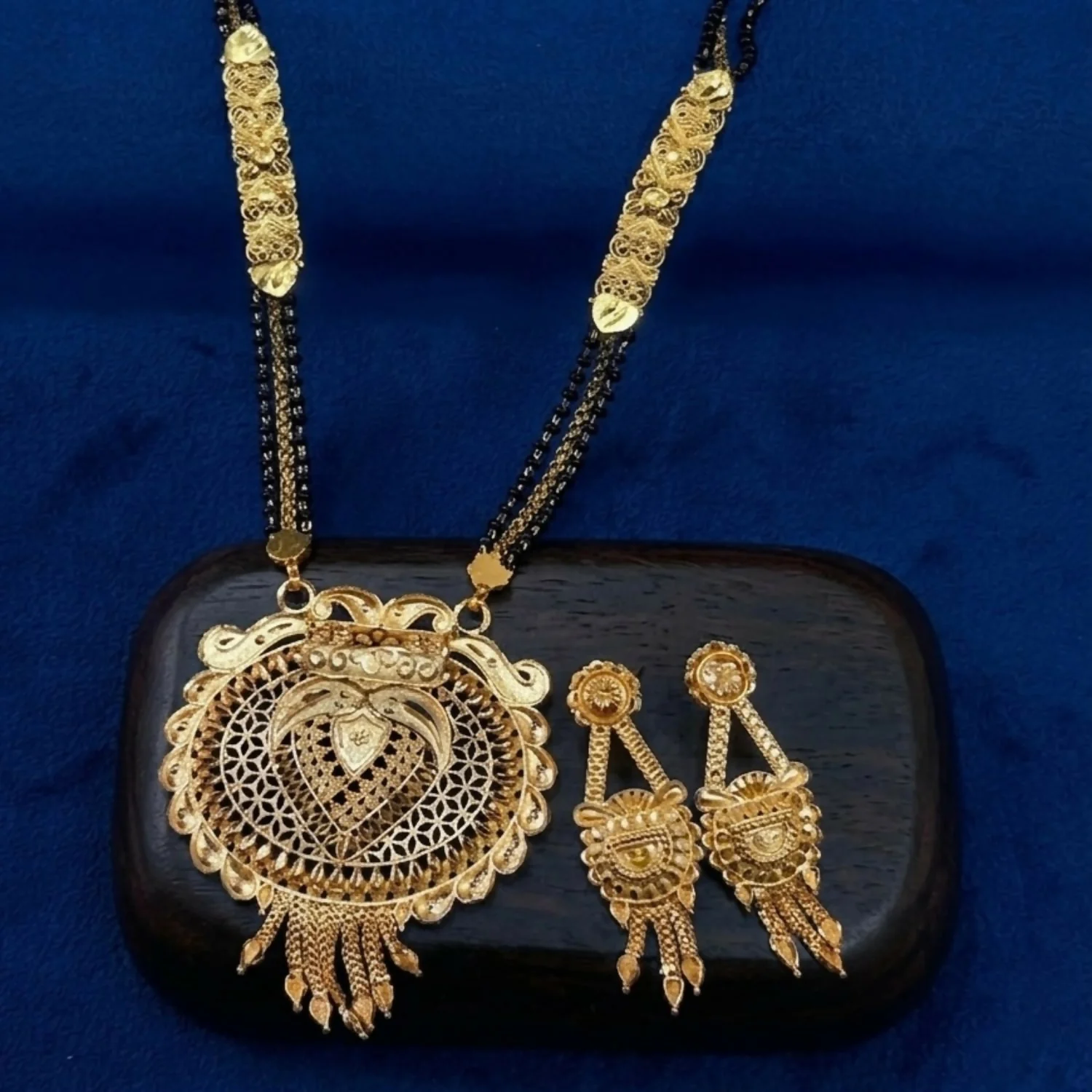 Mangalsutra Set – Elegant Floral Heart Design and Gold Finish - Image 3