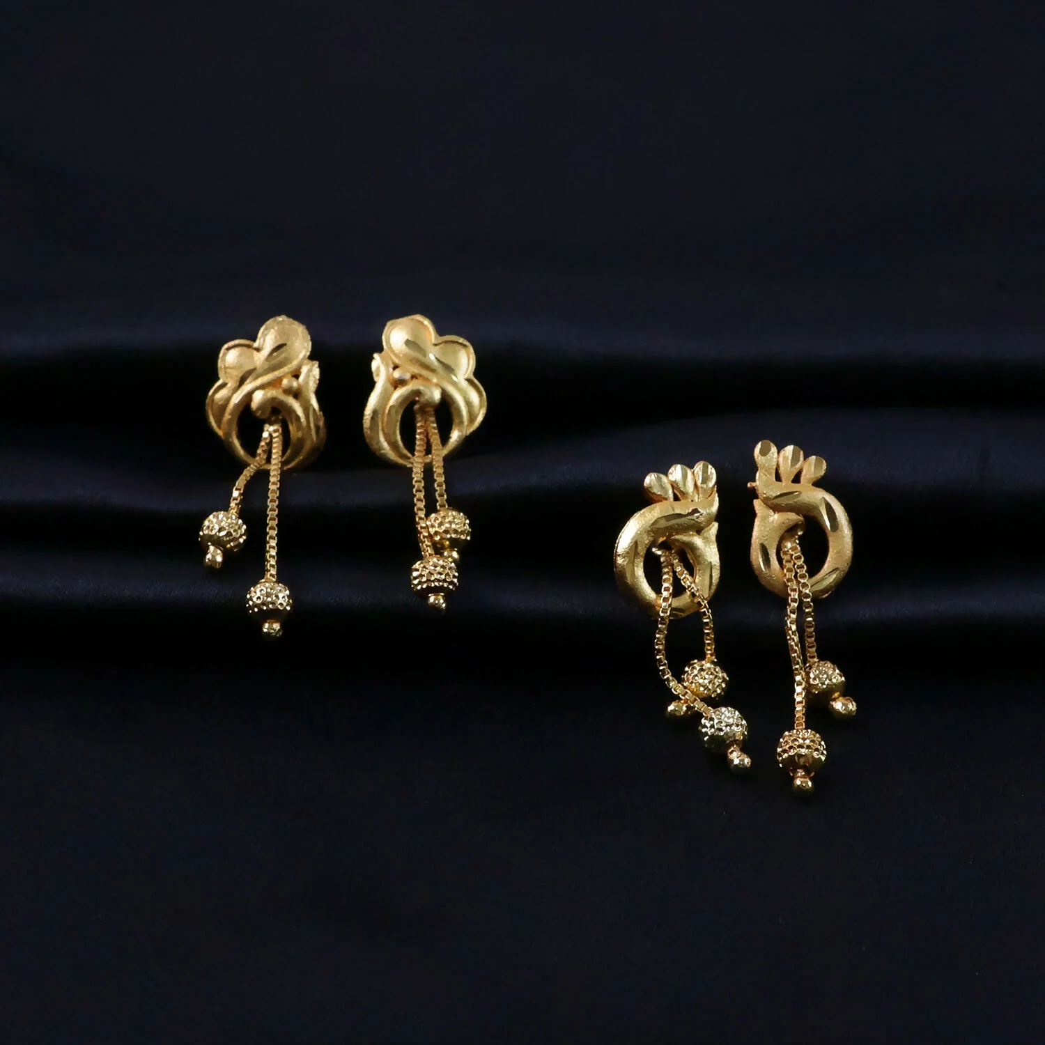 Elegant Gold Dangle Earrings – Versatile & Timeless Style for Women - Image 4