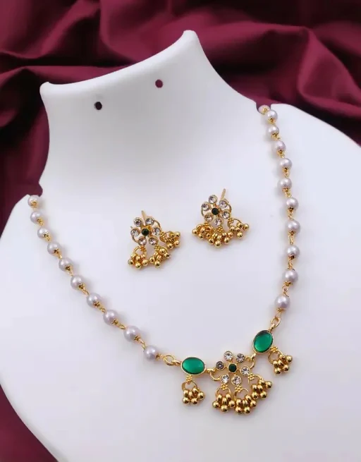 Gold-Plated Green Stone Bridal Jewelry Set – Elegant Traditional Design - Image 2
