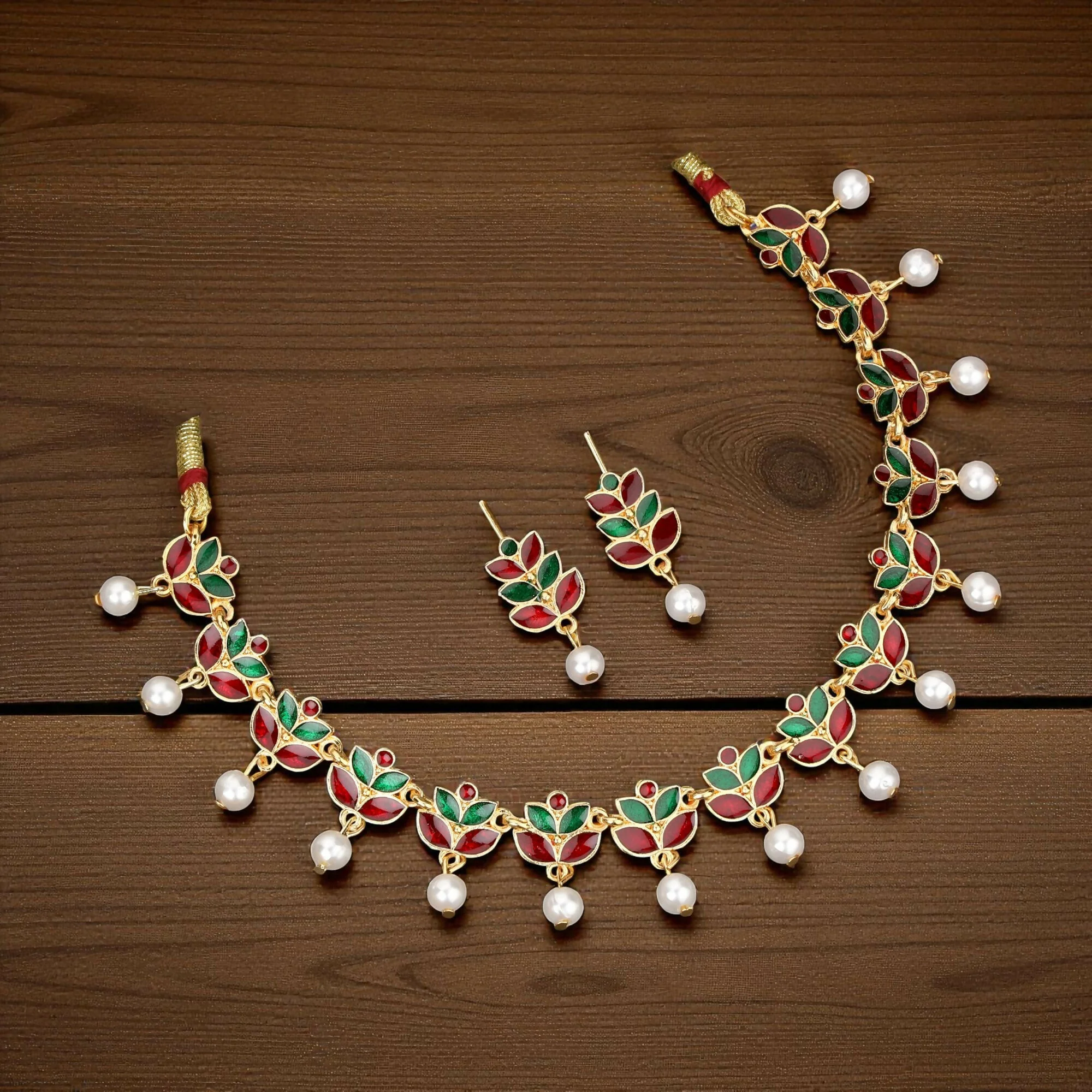 Gold-Tone Matte Leaf Motif Choker with Faux Pearls – Elegant Jewelry - Image 3