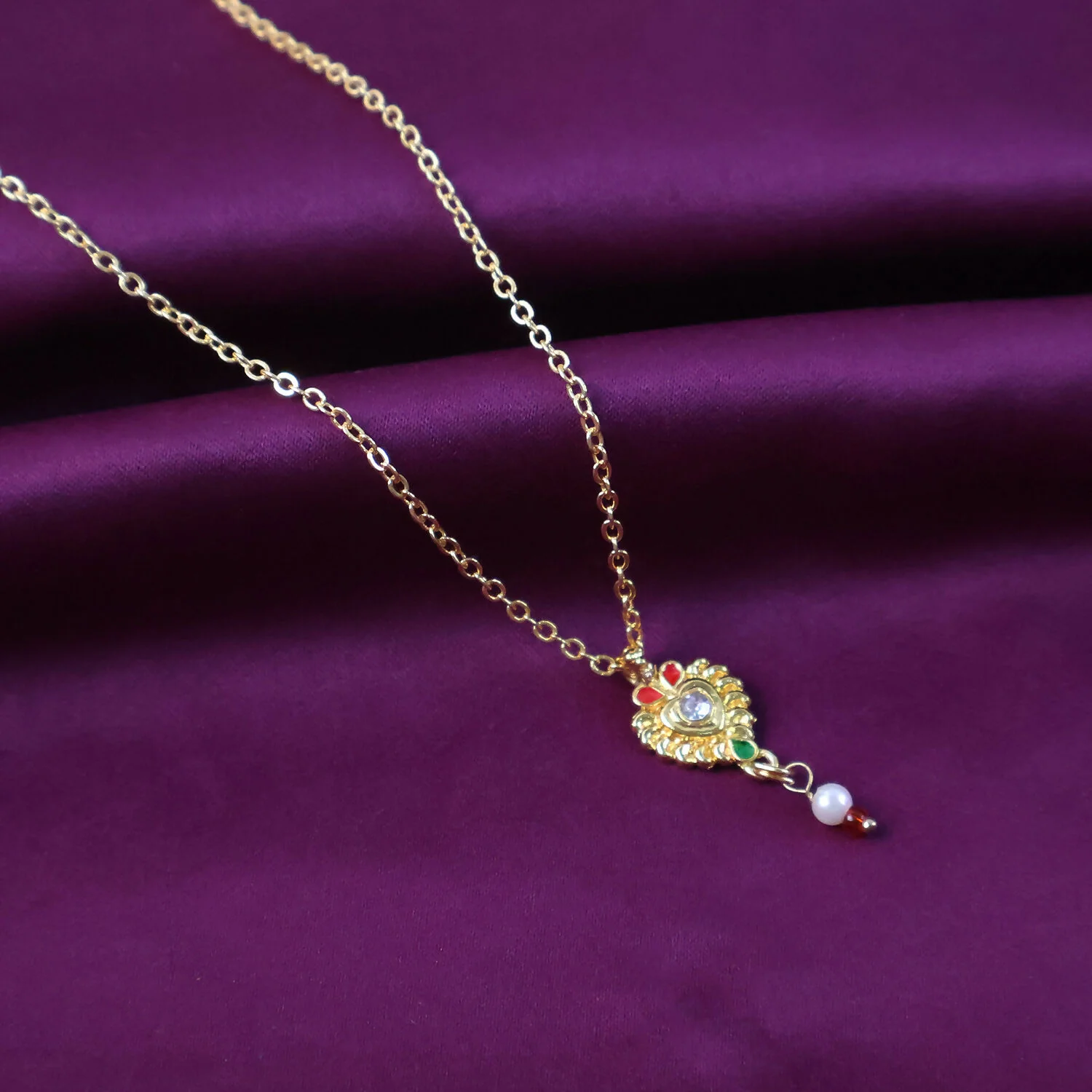 Heart Motif Pendant Necklace – Elegant Women’s Chain Jewelry