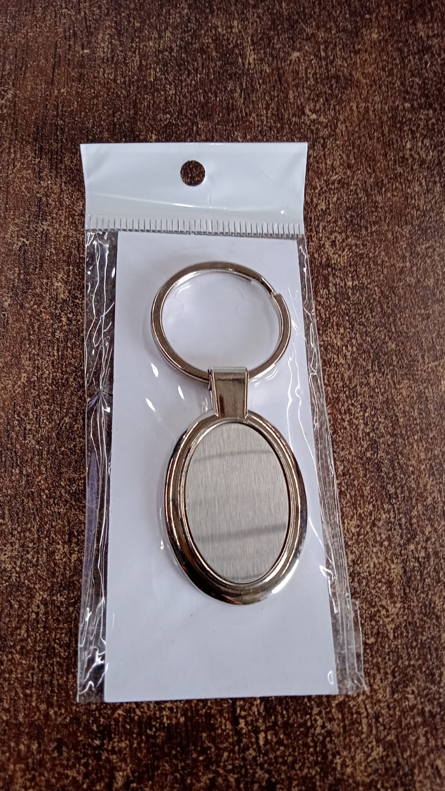 Oval Shape Metal Keychain – Durable Stylish Chrome Finish - Image 8