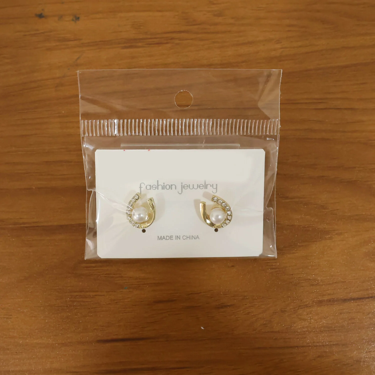 Pearl U-Shape Stud Earrings – Korean Style Elegant Fashion Jewelry - Image 6