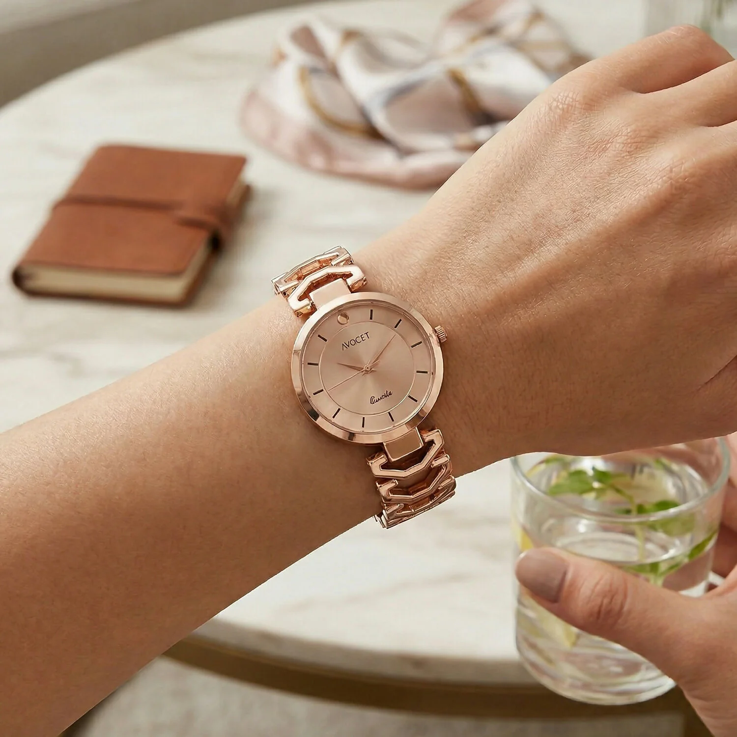 Rose Gold Analog Wrist Watch – Elegant & Minimalist for Women - Image 2