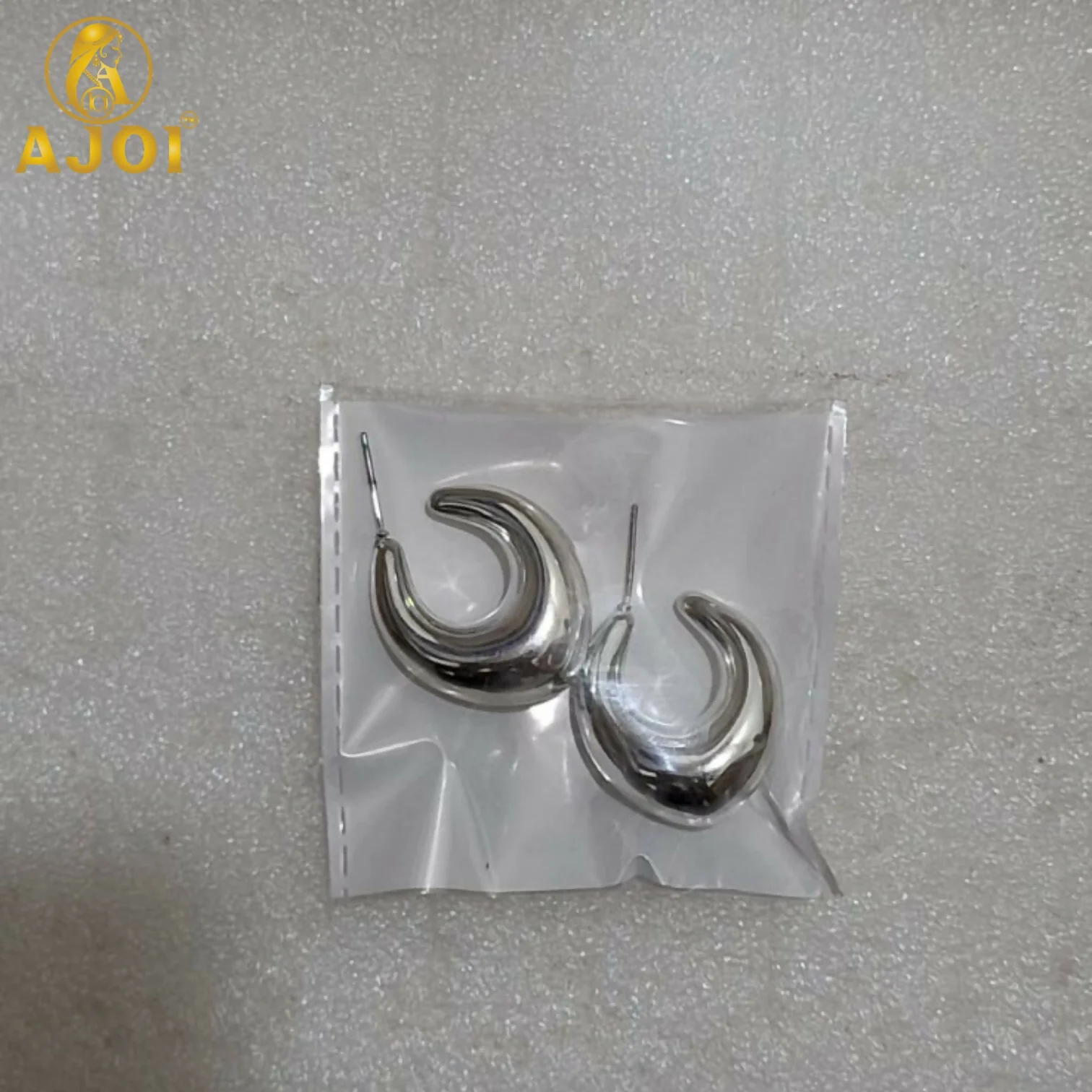 Silver Crescent Hoop Earrings – Timeless Minimalist Style for Every Look - Image 5