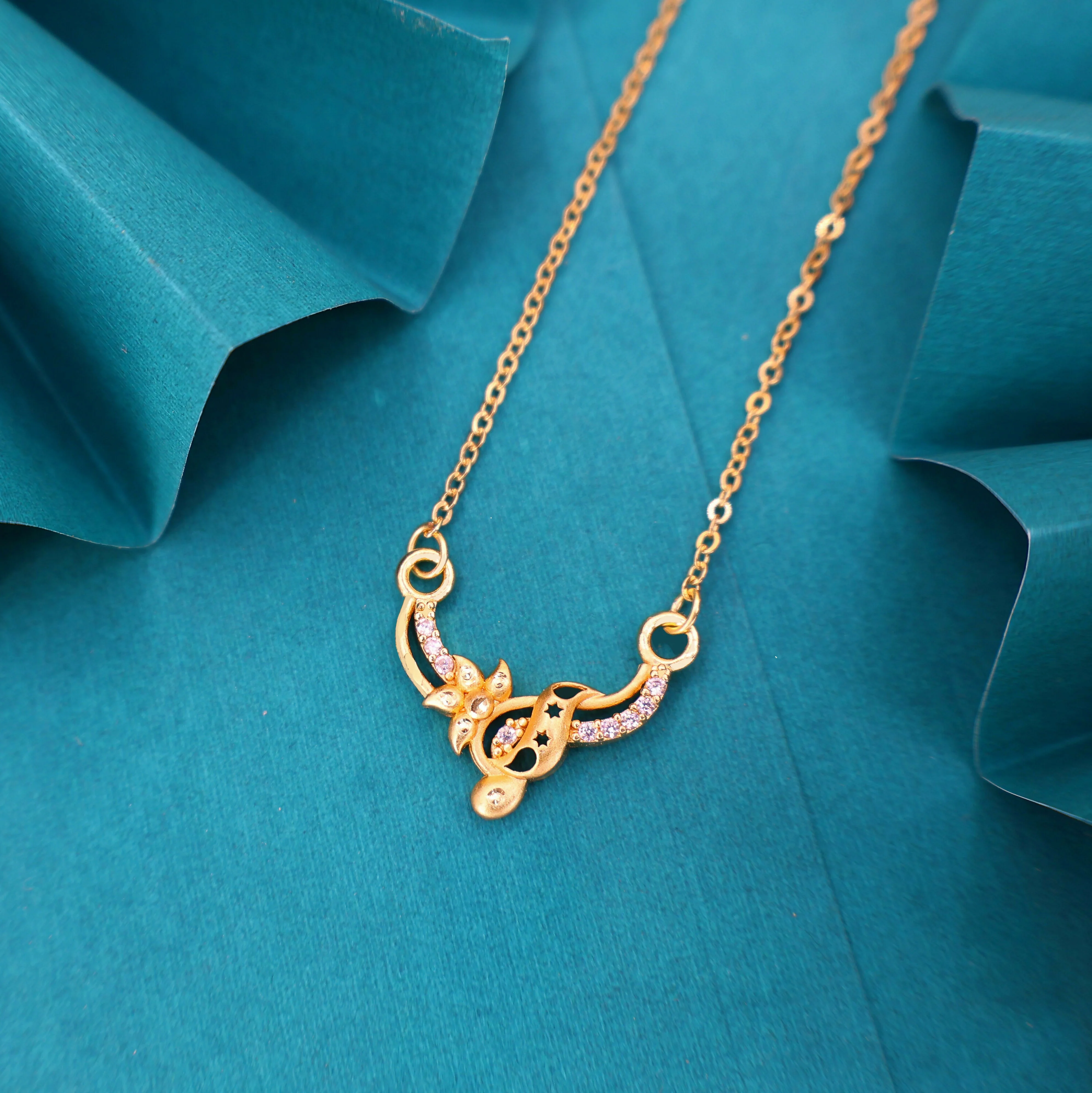 Gold-Plated Floral Pendant Necklace – Elegant Pink Stone Accent - Image 2
