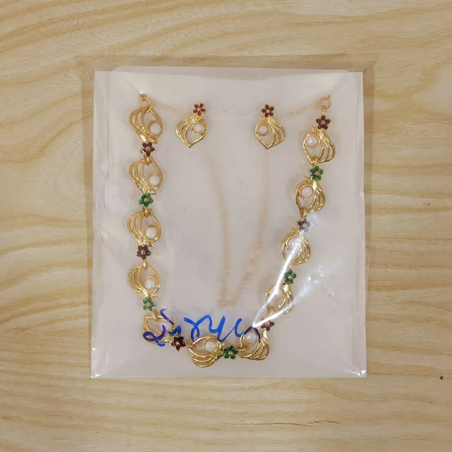 Gold-Plated Pearl Floral Necklace – Elegant wedding & festive jewelry - Image 5