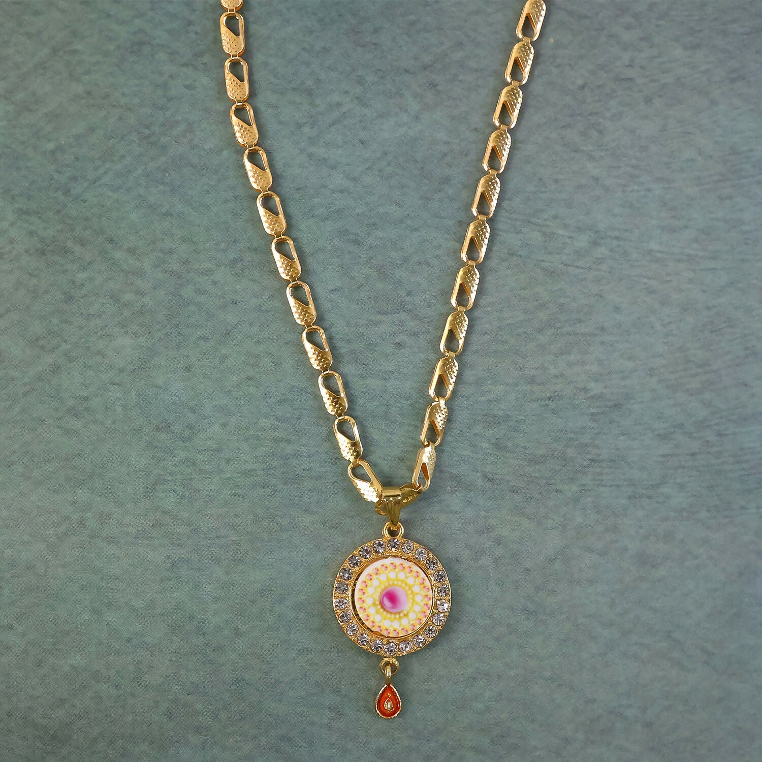 Gold Plated Pendant Necklace – Elegant Stone-Studded Circular Design - Image 4