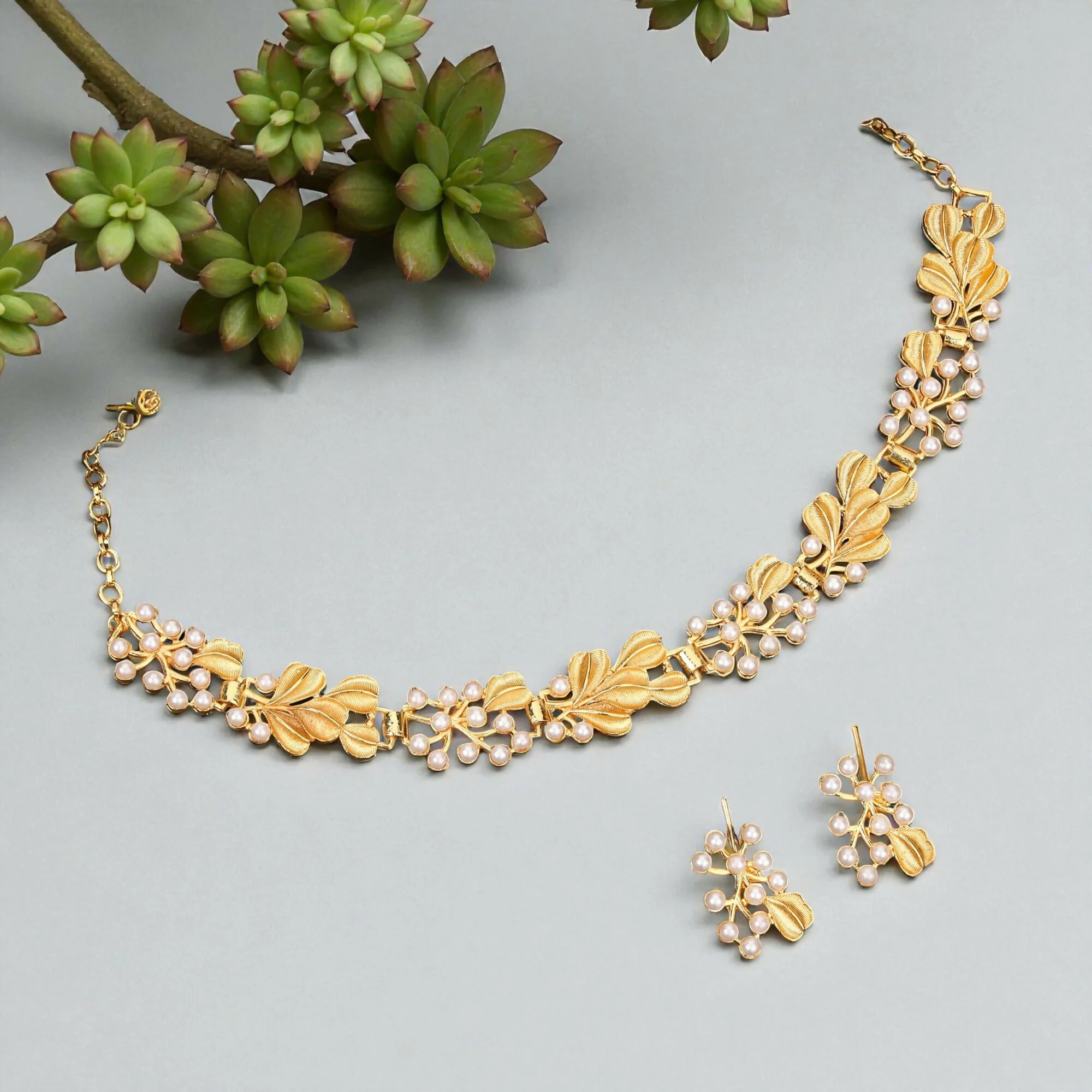 Gold-Tone Leaf Pearl Choker – Elegant Faux Pearl Necklace Set - Image 3