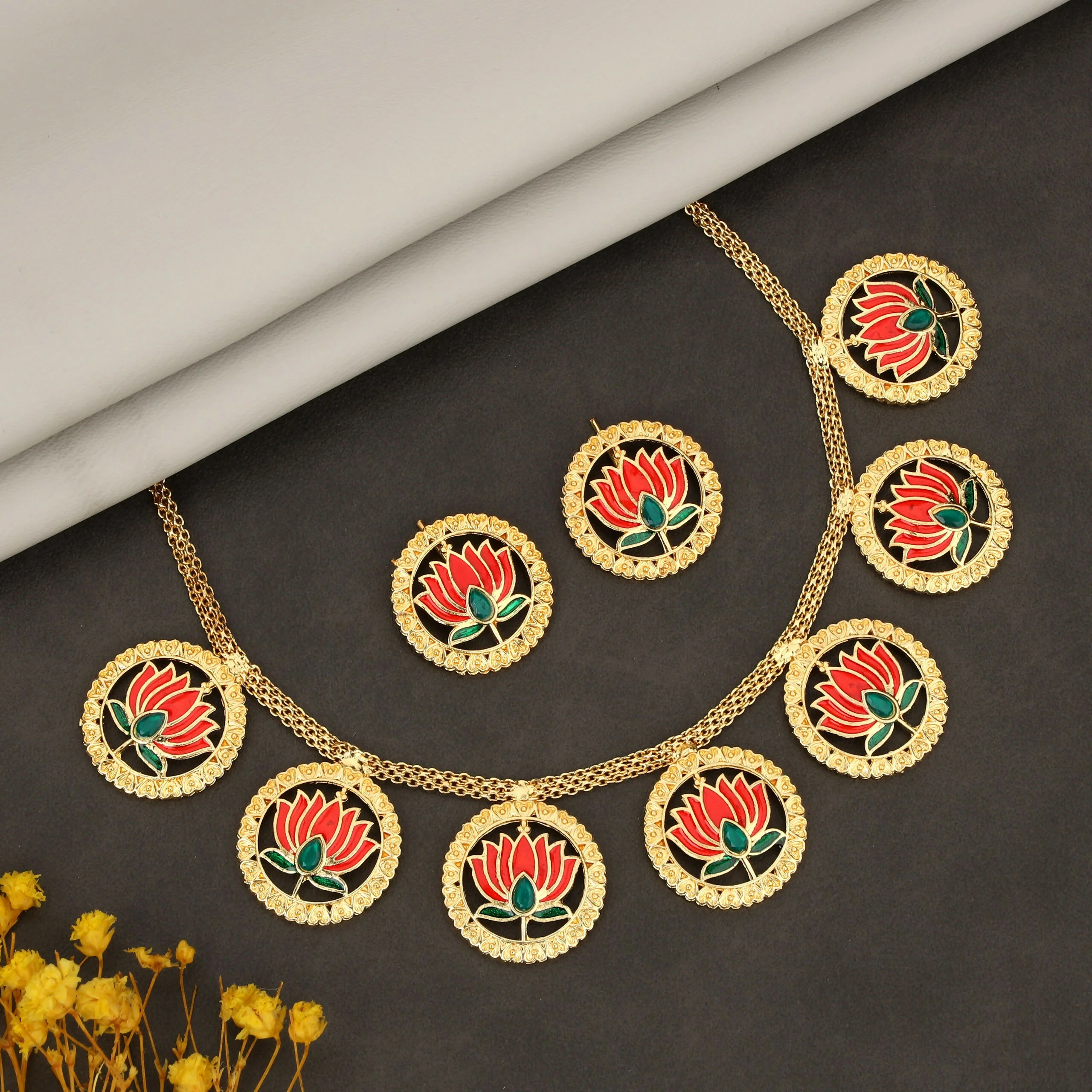 Gold-Tone Filigree Waterfall Choker Set – Traditional Elegance