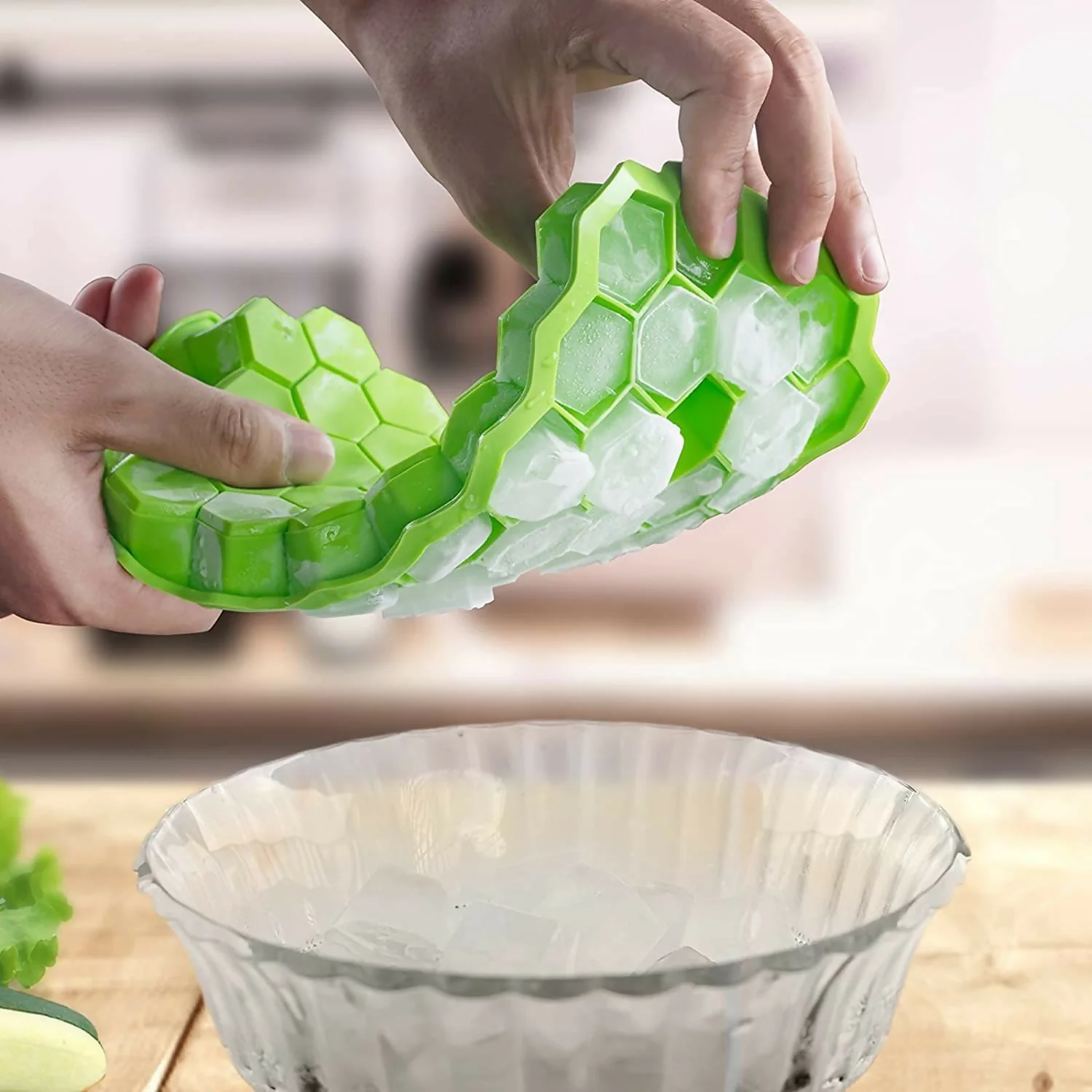 Honeycomb Ice Tray – Durable & BPA-Free for Stylish Ice Cubes - Image 4