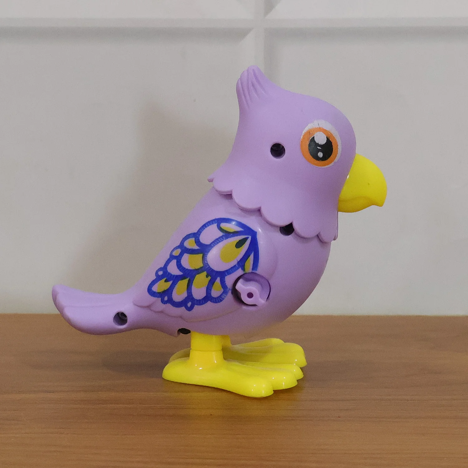 Key Operated Jumping Bird Toy – Fun Wind-Up Action for Kids - Image 9