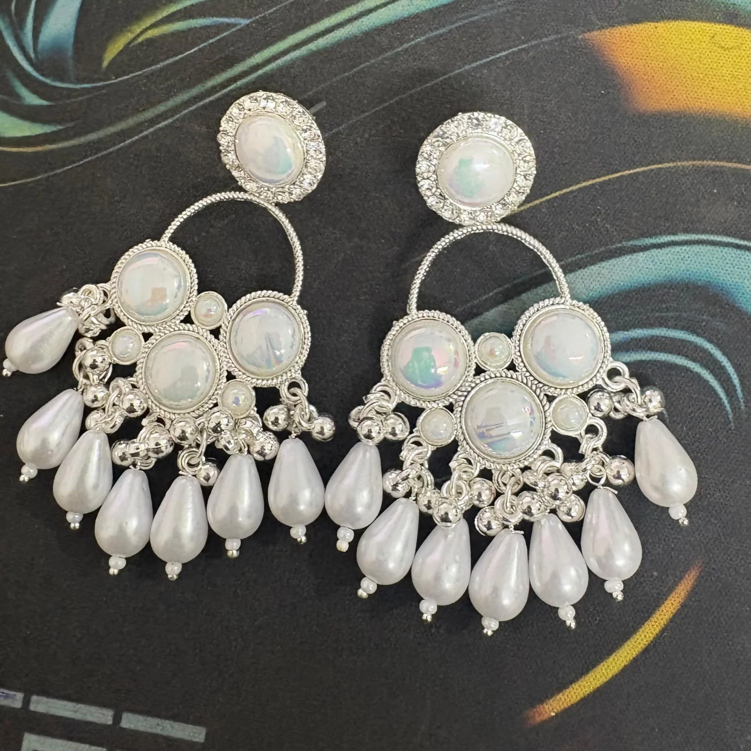 Kundan Pearl Chandbali Earrings – Elegant Silver-Plated Design - Image 4