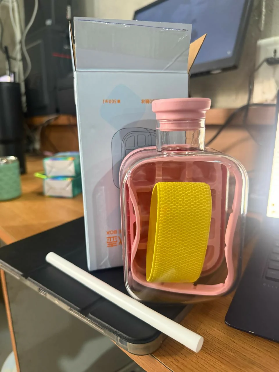 Leakproof Ice Cube Tray Bottle – Compact & Portable Drink Cooler - Image 16
