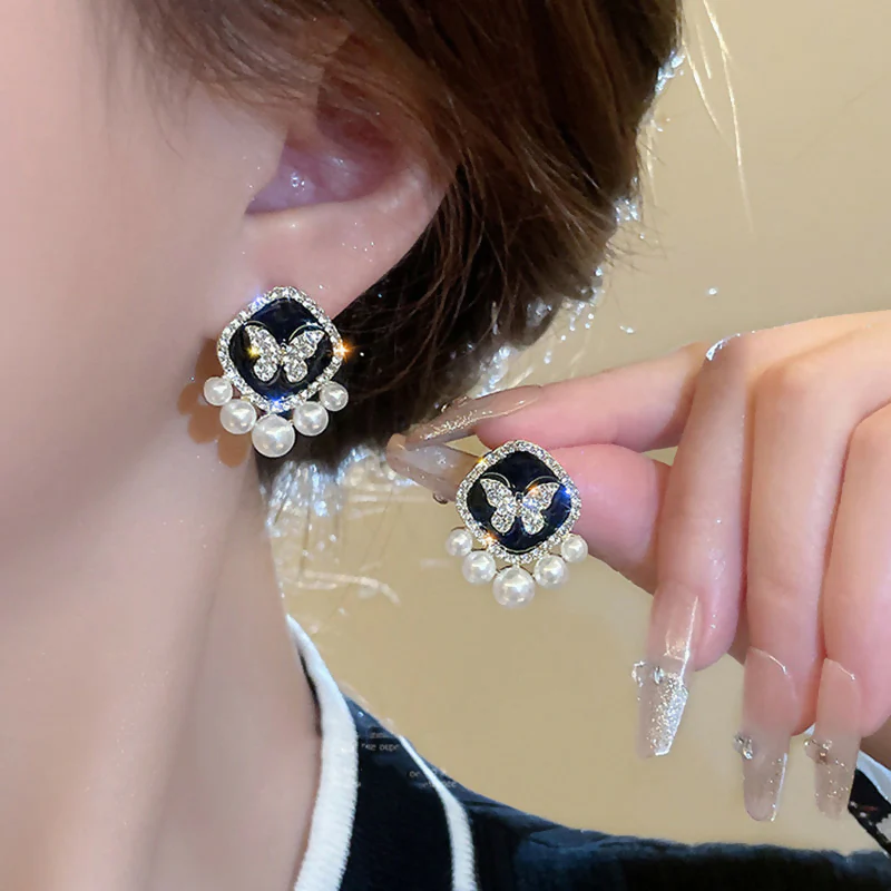 Butterfly Pearl Stud Earrings – Elegant Black Enamel & Crystals - Image 6