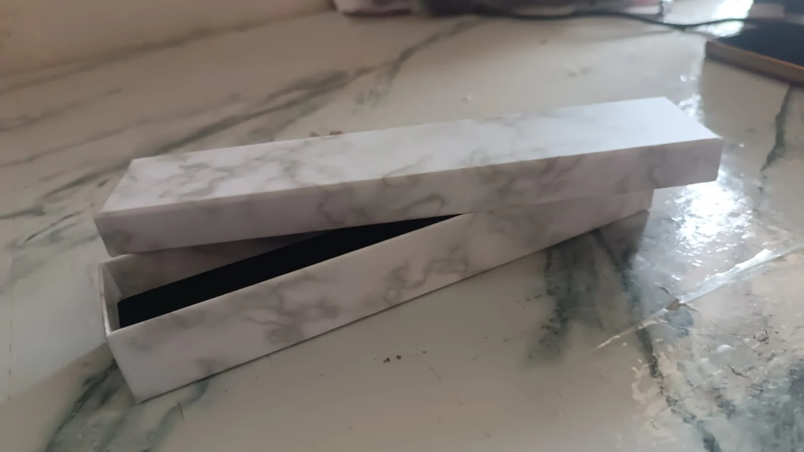 Jewelry Gift Box – Marble Finish Velvet Insert for Bracelets 21x5cm - Image 9