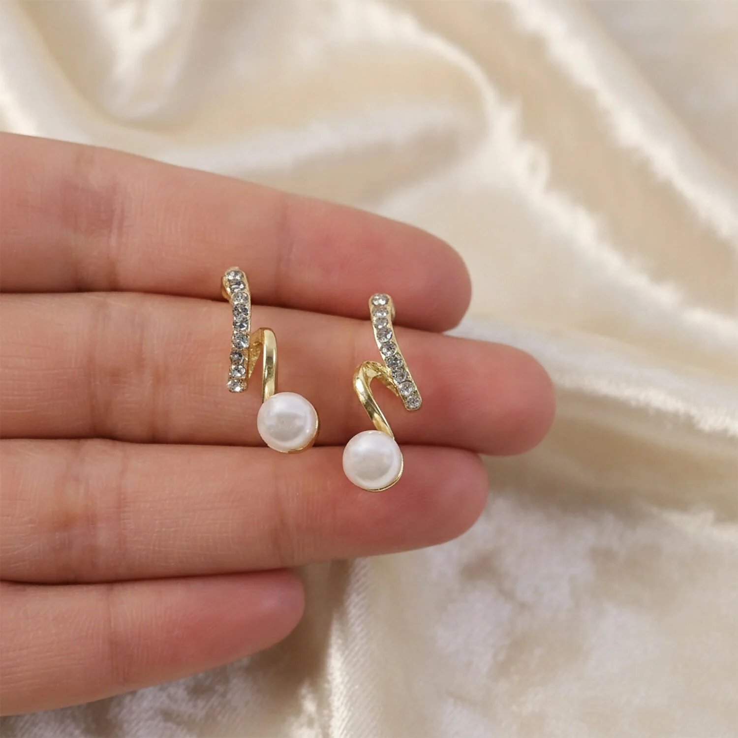 Gold Pearl Drop Earrings for Women – Elegant Korean Style - Image 2