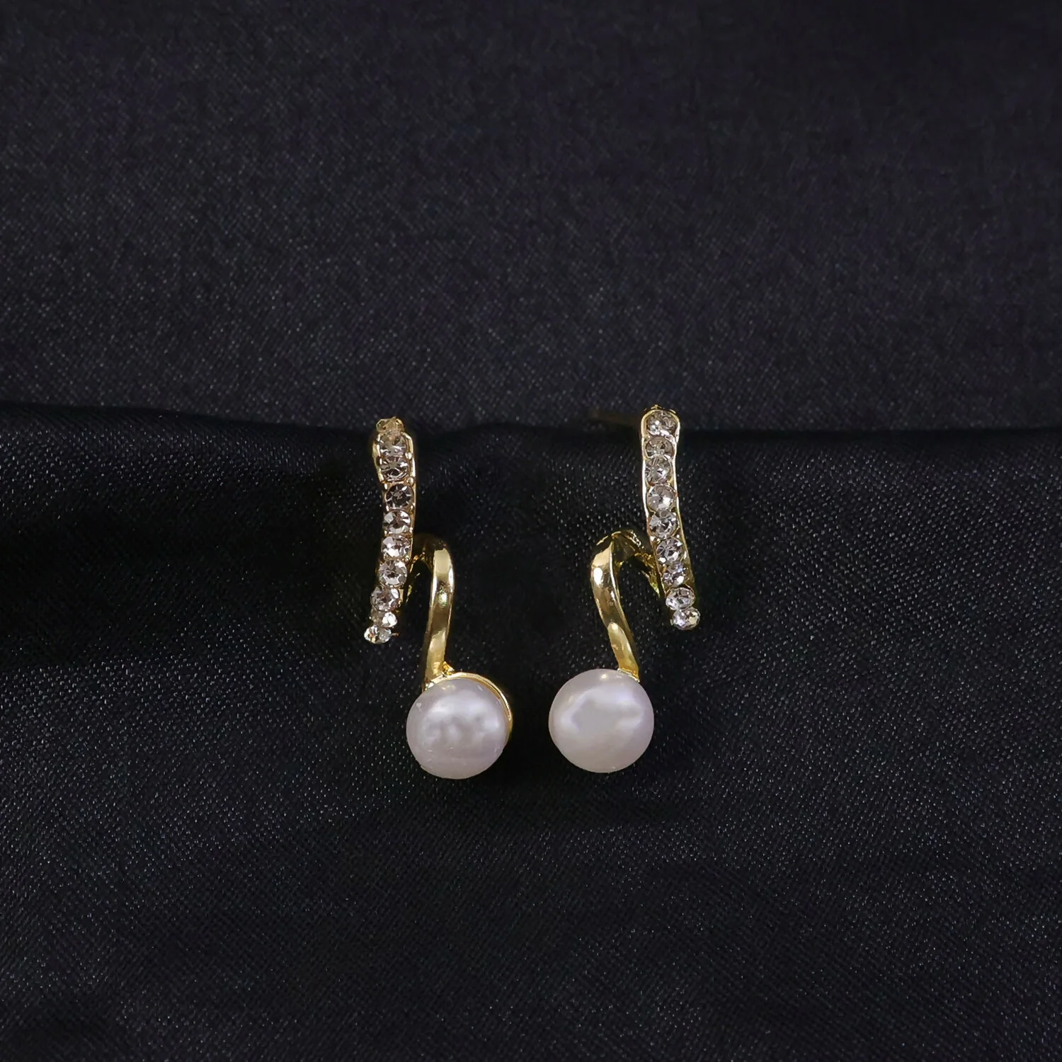 Gold Pearl Drop Earrings for Women – Elegant Korean Style - Image 4