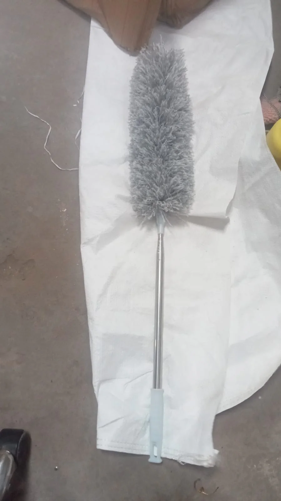 Microfiber Duster – 100-Inch Extendable Handle | Velvet Wipe - Image 14