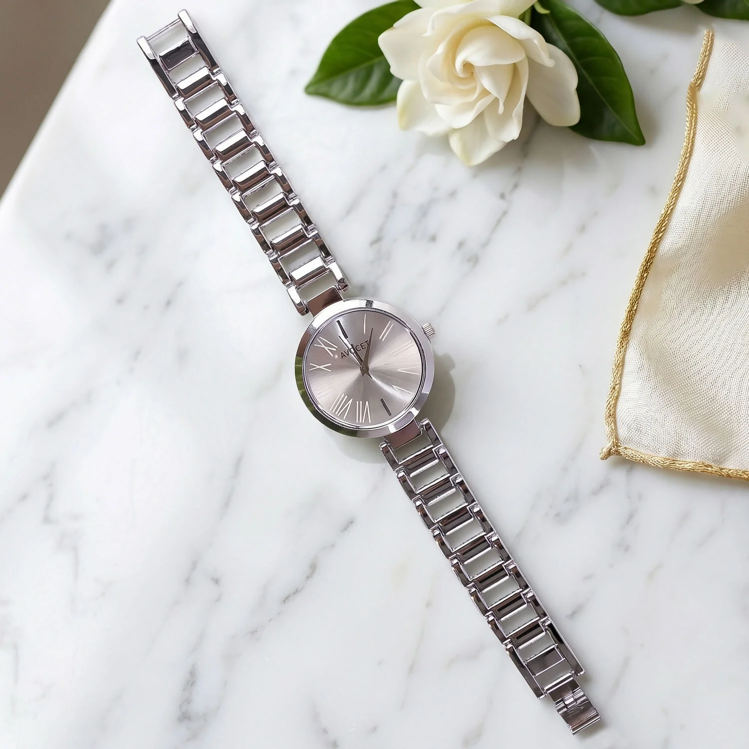 Minimal Silver Dial Women's Watch – Elegant & Versatile Accessory - Image 4