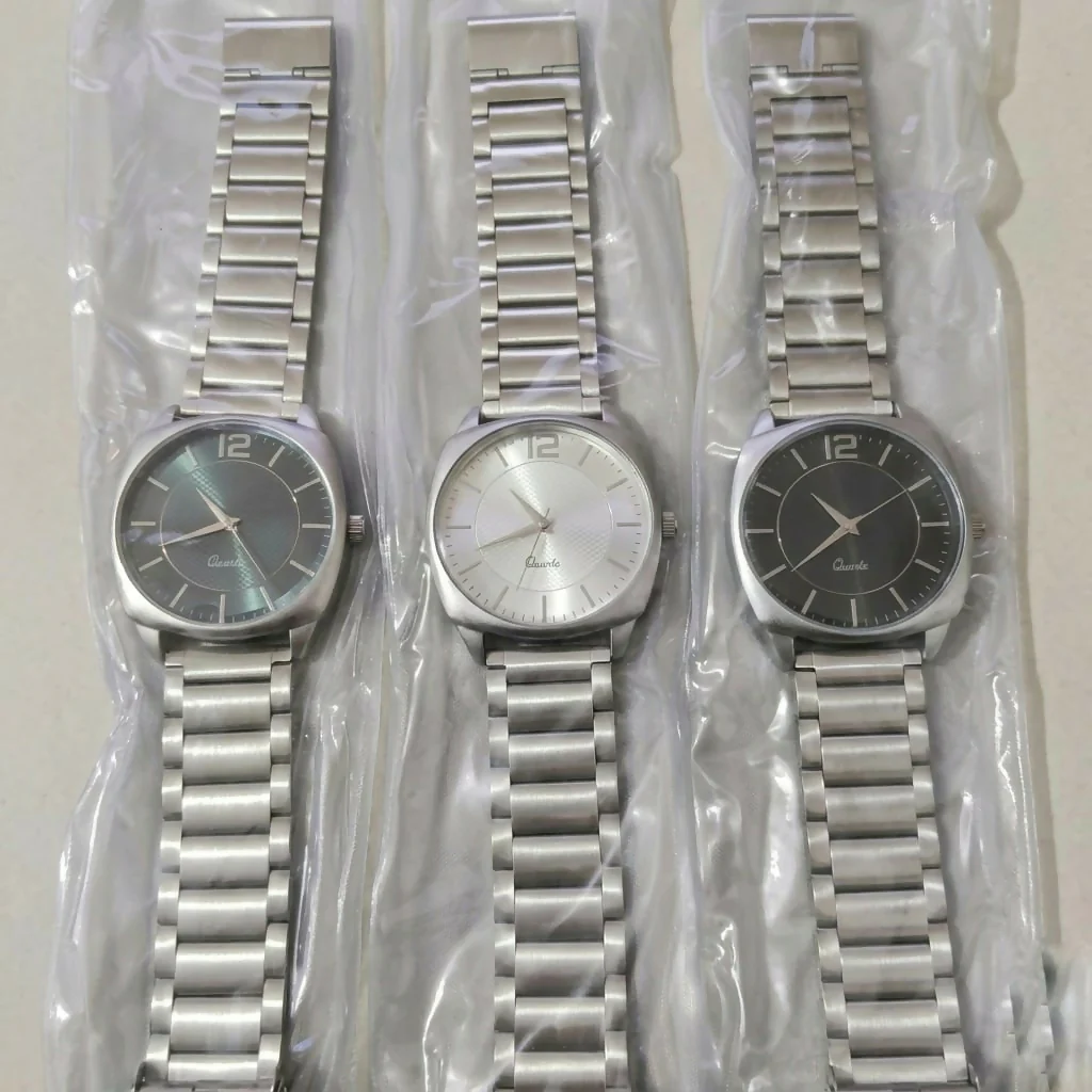 Minimalist Quartz Watch – Square Dial & Metal Band for Men - Image 5