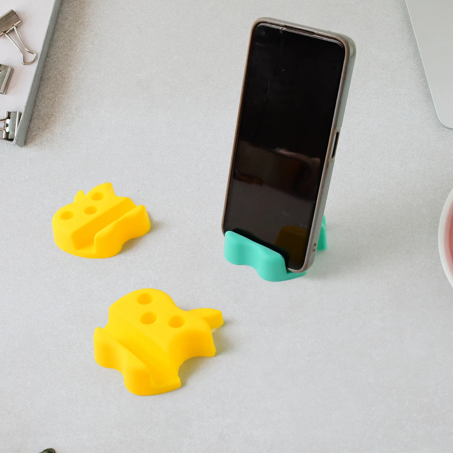 Mobile Stand with Pen Holder – Apple-Shaped Desk Organizer 3 Pc - Image 5