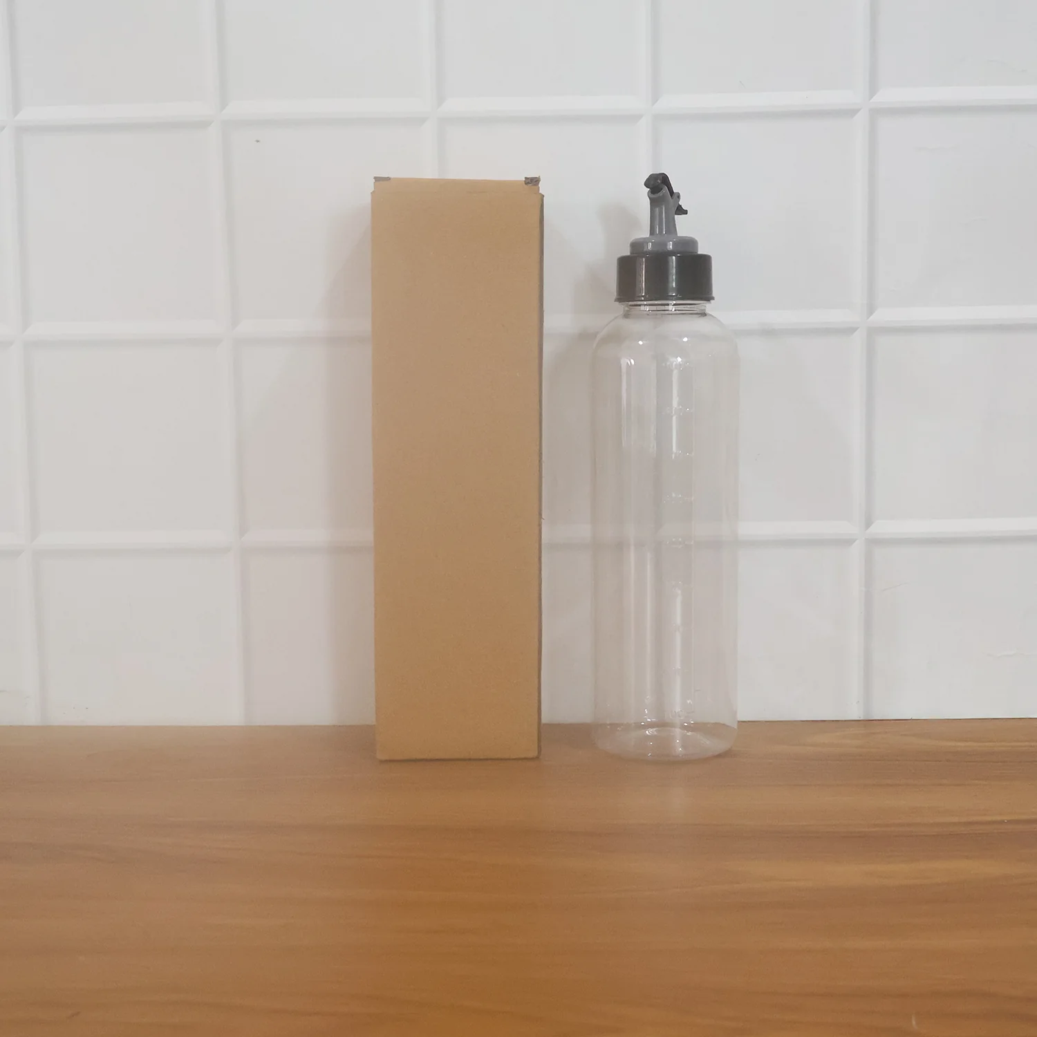 Oil Dispenser Bottle with Flip Top Spout – 900ml, Leakproof & Easy to Use - Image 8