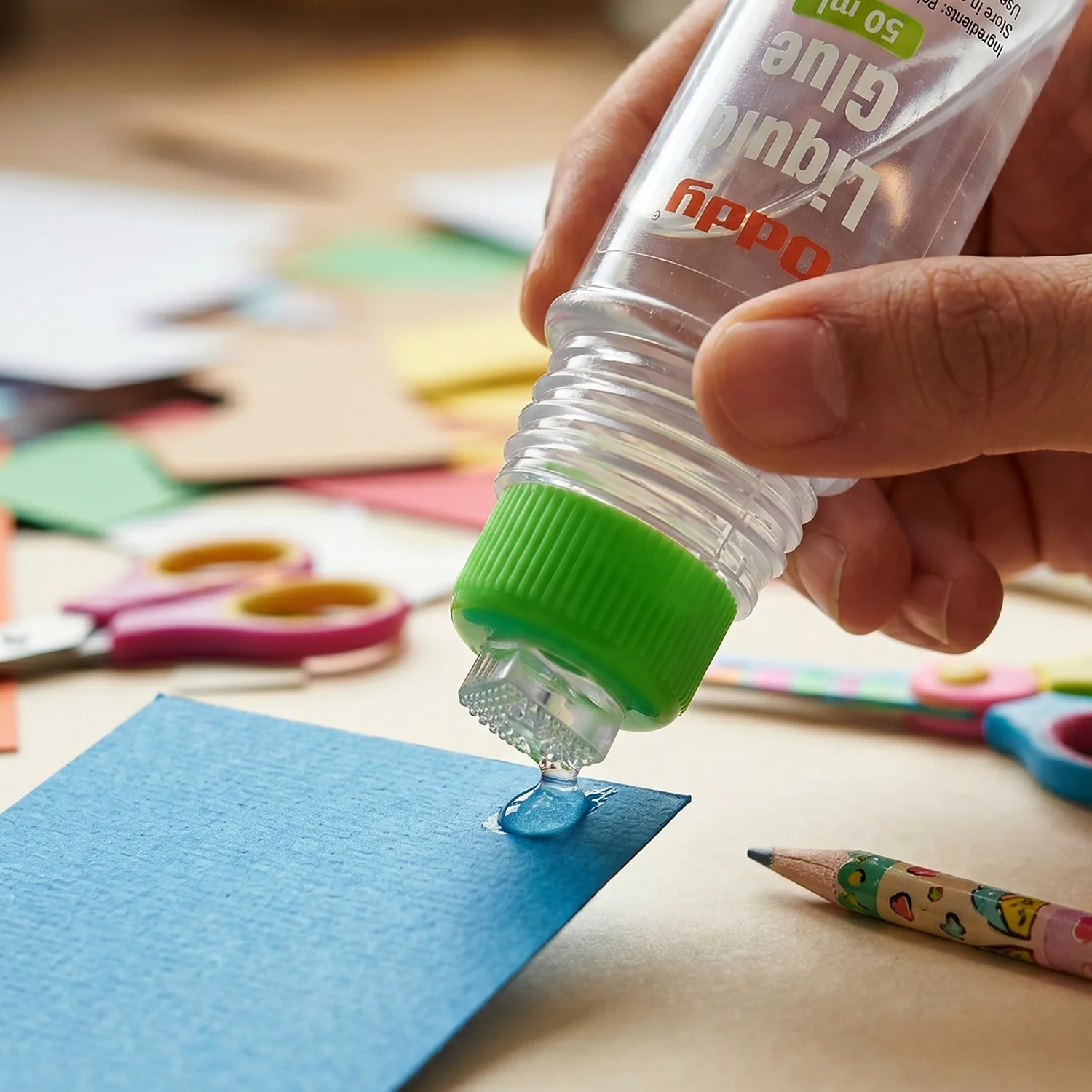 Liquid Glue Pen – Precise, Quick-Drying Adhesive for School & Office - Image 4