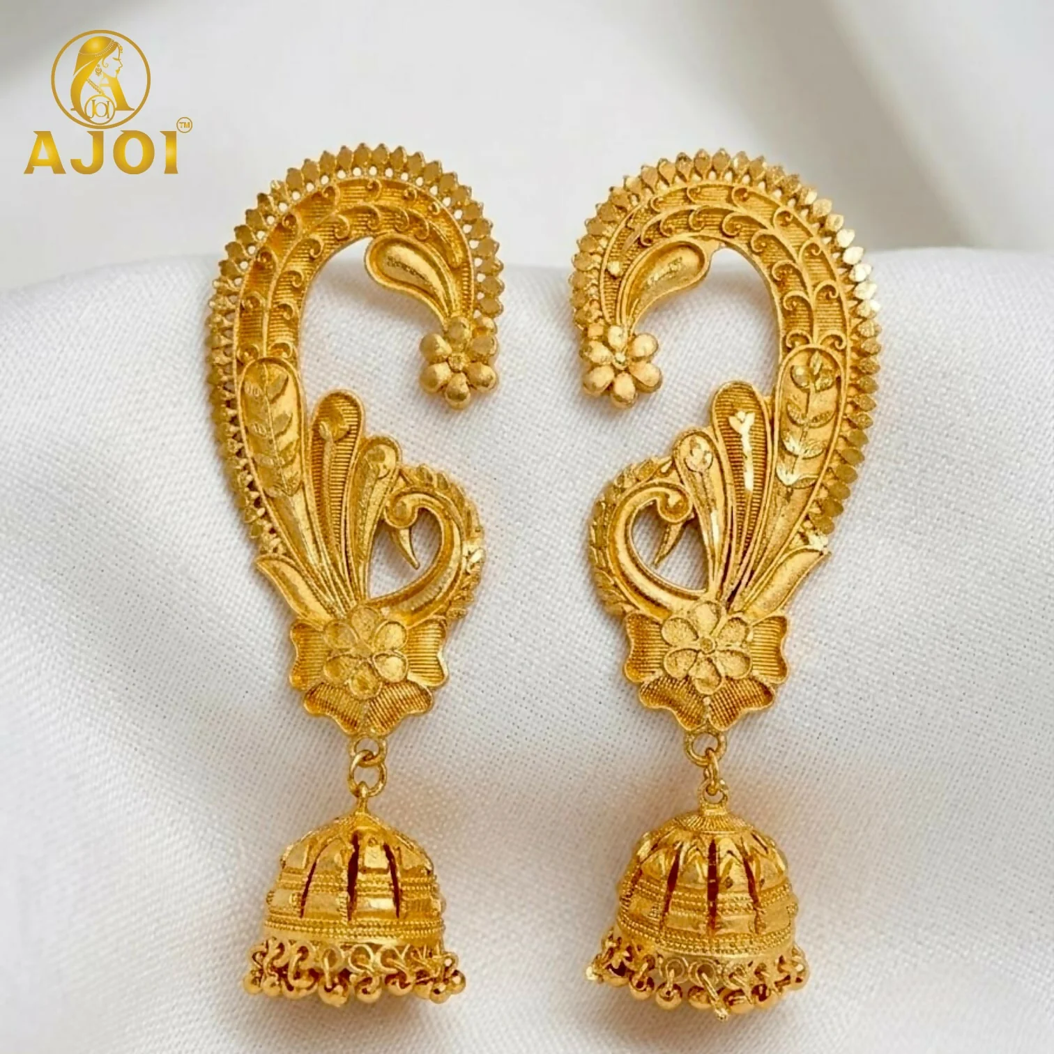 Gold-Plated Floral Paisley Ear Cuff – Elegant Bridal Jewelry