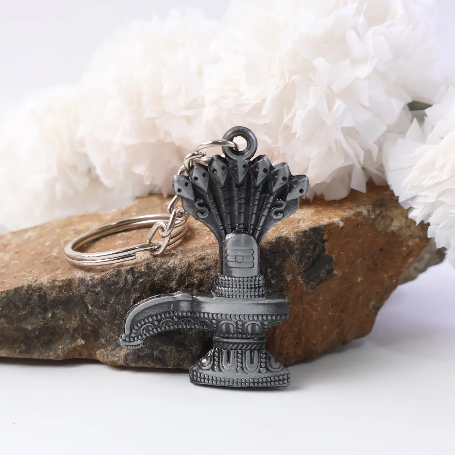 Shiva Lingam Metal Keychain – Durable Spiritual Accessory - Image 3